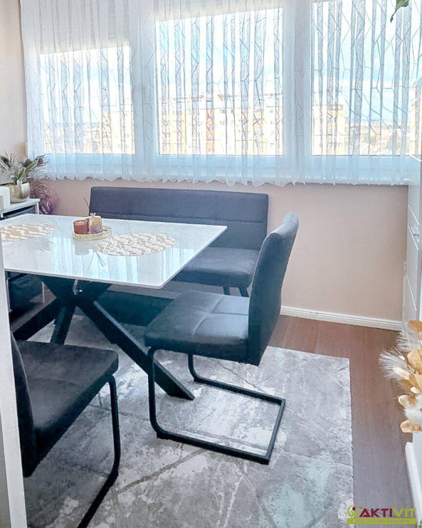 Moderne 3-Zi-Wohnung im 8. Stock. - Mit Parkplatz und Fernblick. - Ansicht 2