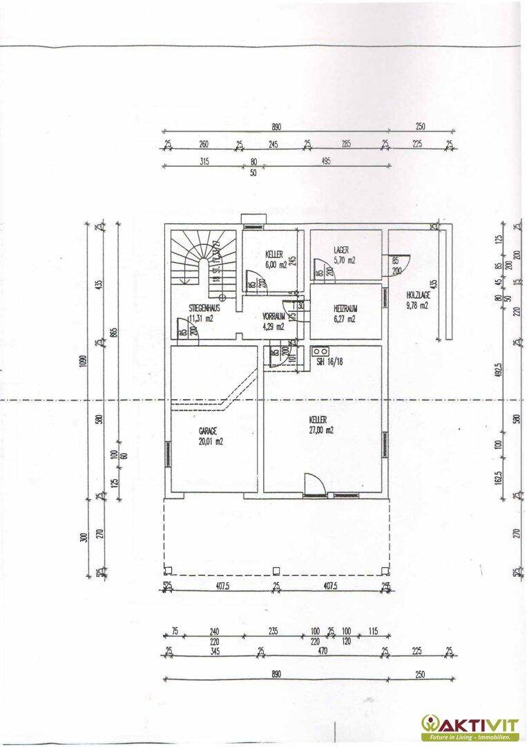 Grundriss des Kellergeschosses mit Garage, Kellerräumen und Heizungsraum.