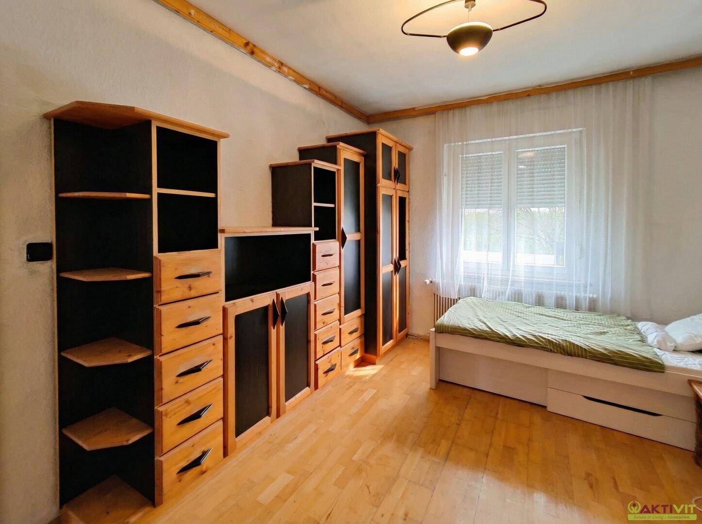 Zweifamilienhaus im Ortskern von Kalsdorf bei Graz mit Entwicklungspotenzial und Kerngebiet-Widmung - Widok 6