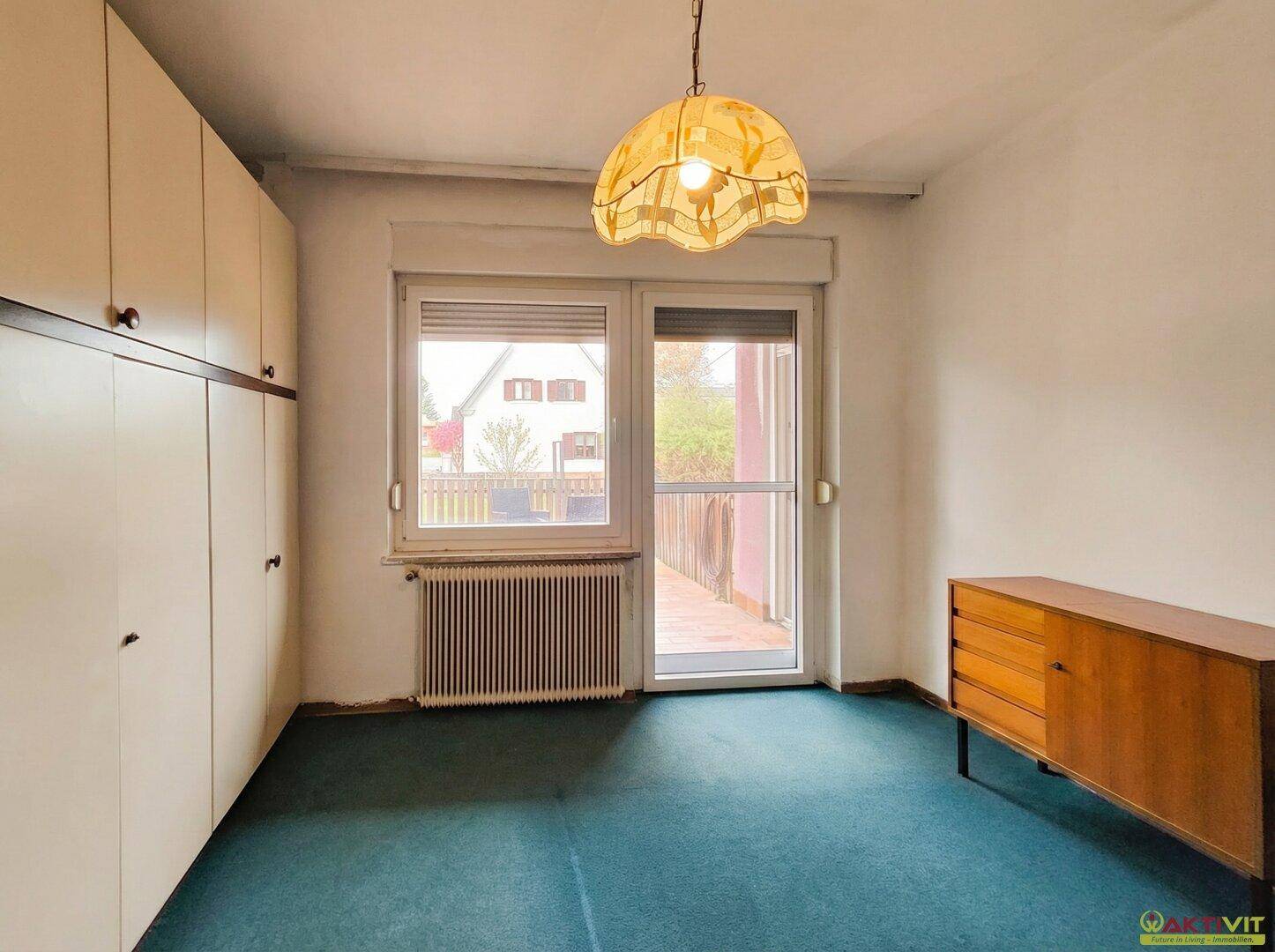 Zweifamilienhaus im Ortskern von Kalsdorf bei Graz mit Entwicklungspotenzial und Kerngebiet-Widmung - Więcej