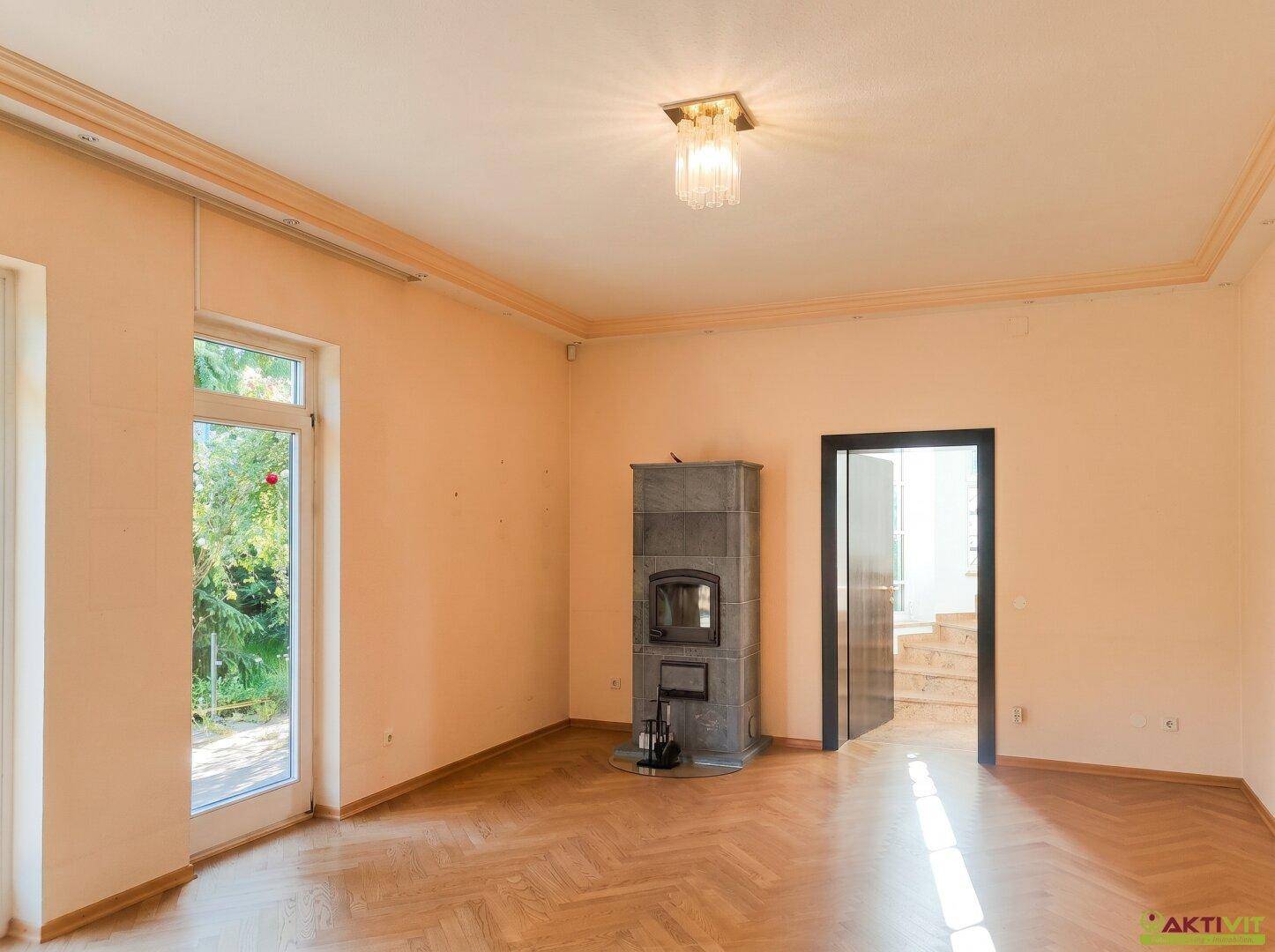Wohnen &amp; Arbeiten vereint – Großzügiges Wohnhaus mit Bürokomplex in Villach-Lind - Ansicht 5