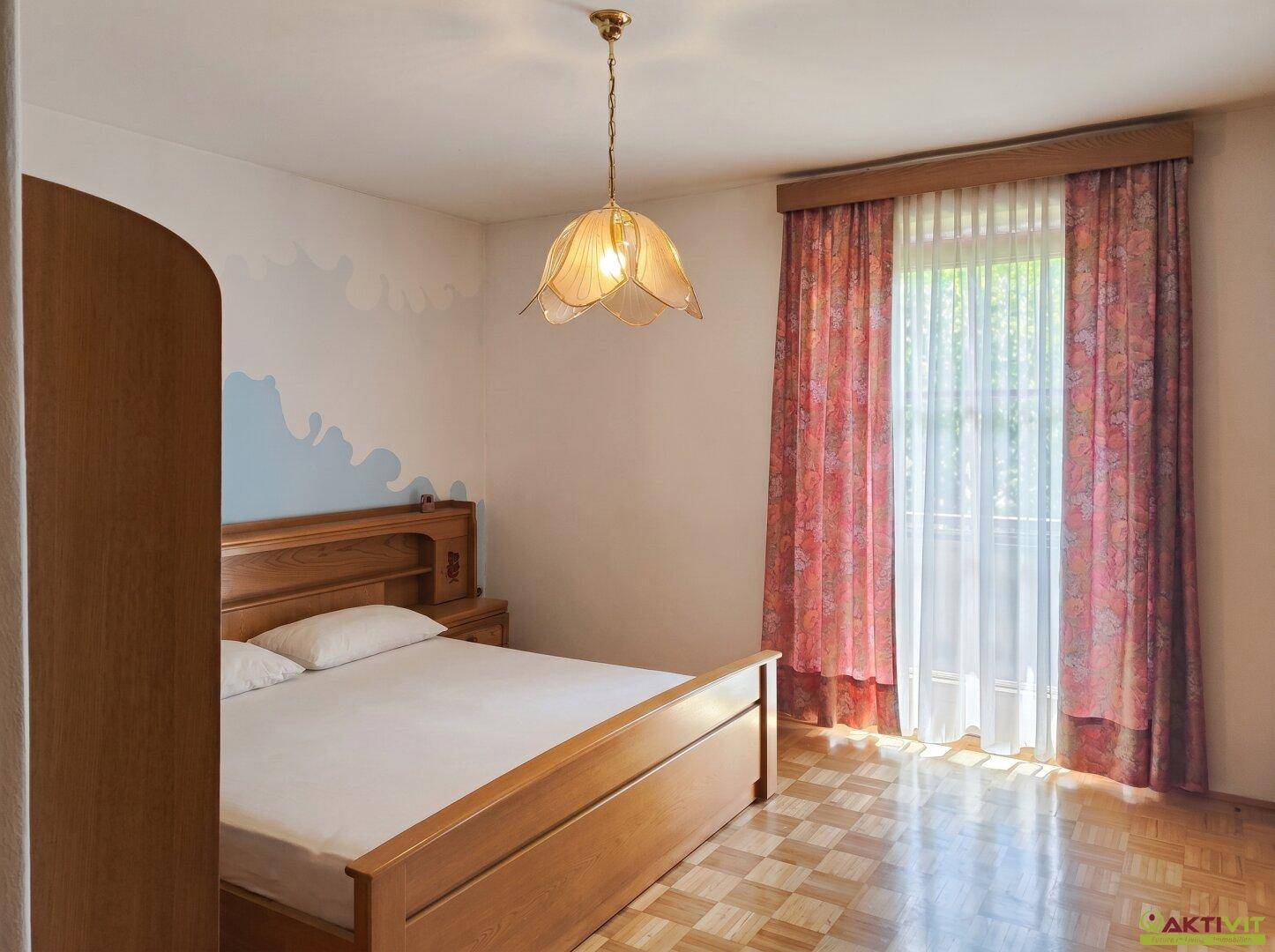 Großzügige 6-Zimmer-Wohnung mit Garten und Balkon in naturnaher Lage - Ansicht 6
