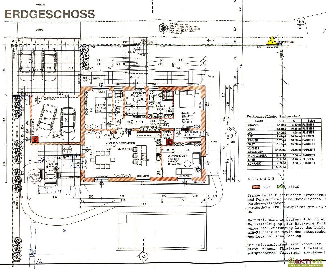 Grundriss des Erdgeschosses mit Wohnzimmer, Küche, Esszimmer, Schlafzimmer und Terrasse.