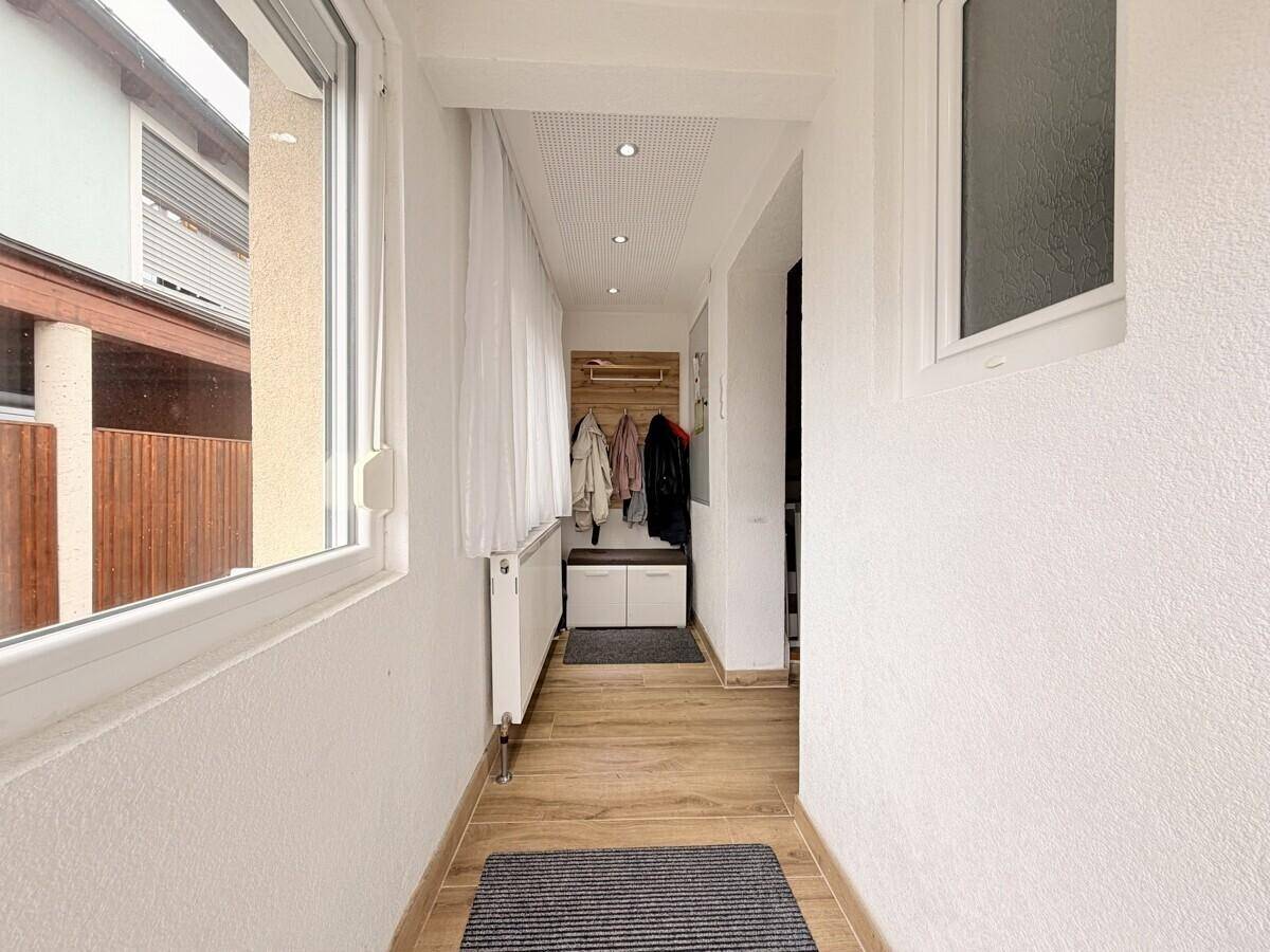 Modernisiertes Einfamilienhaus mit traumhaftem Garten in Klagenfurt-Welzenegg - Widok 3