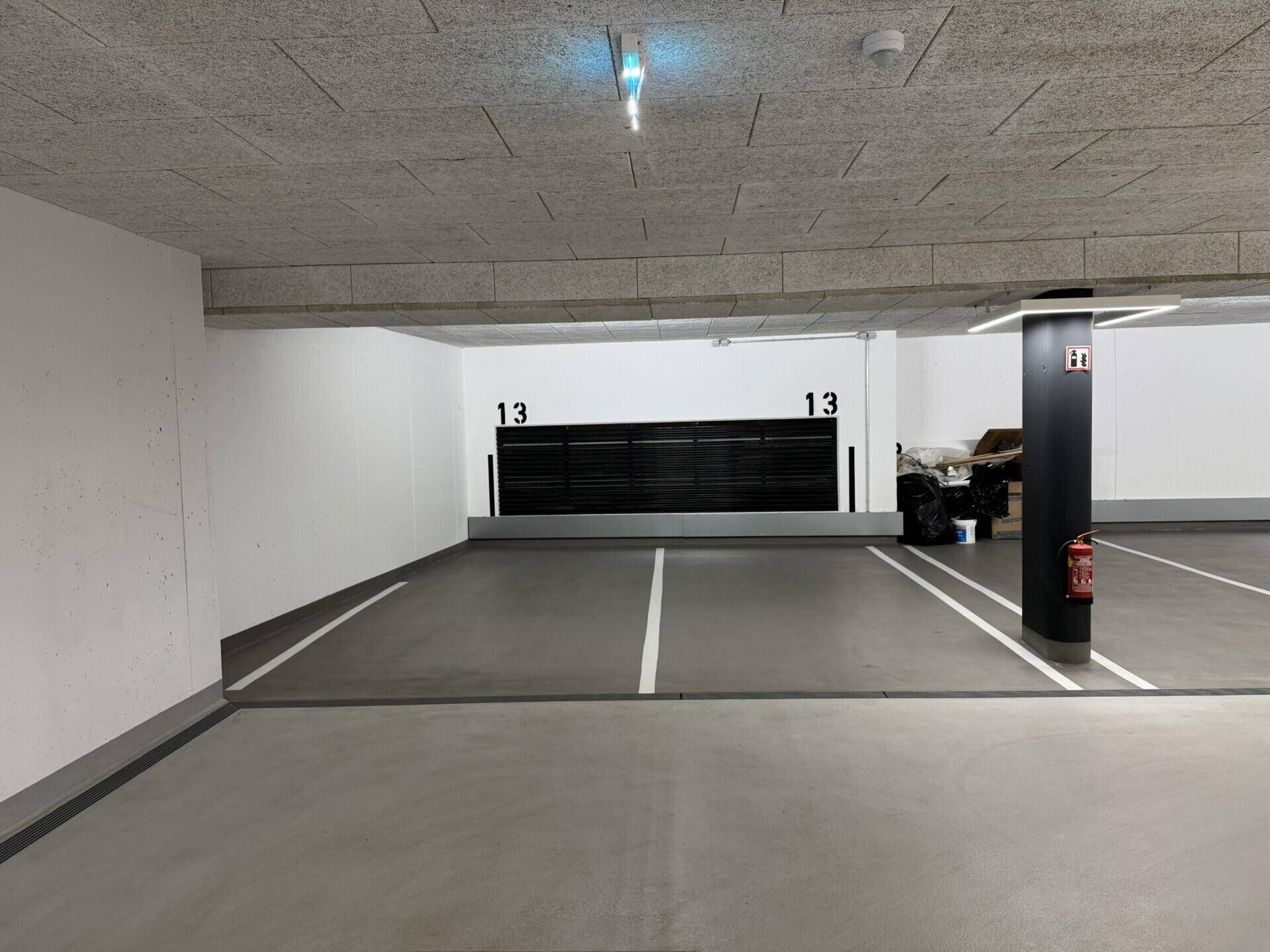 Die Tiefgaragenstellplätze der Penthousewohnung