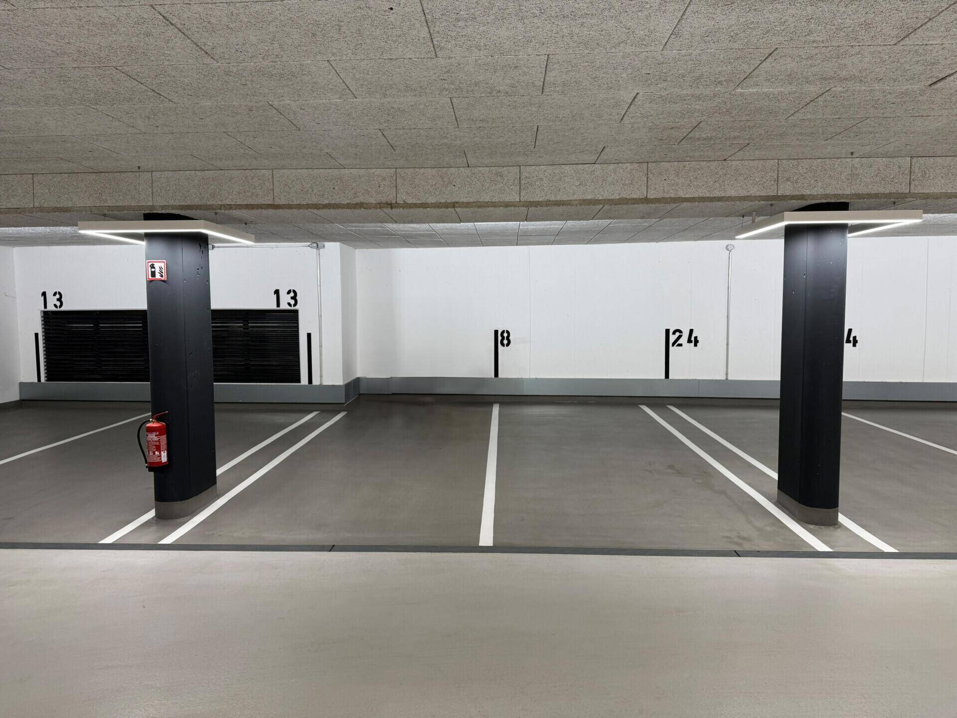 Die zwei Tiefgaragenstellplätze