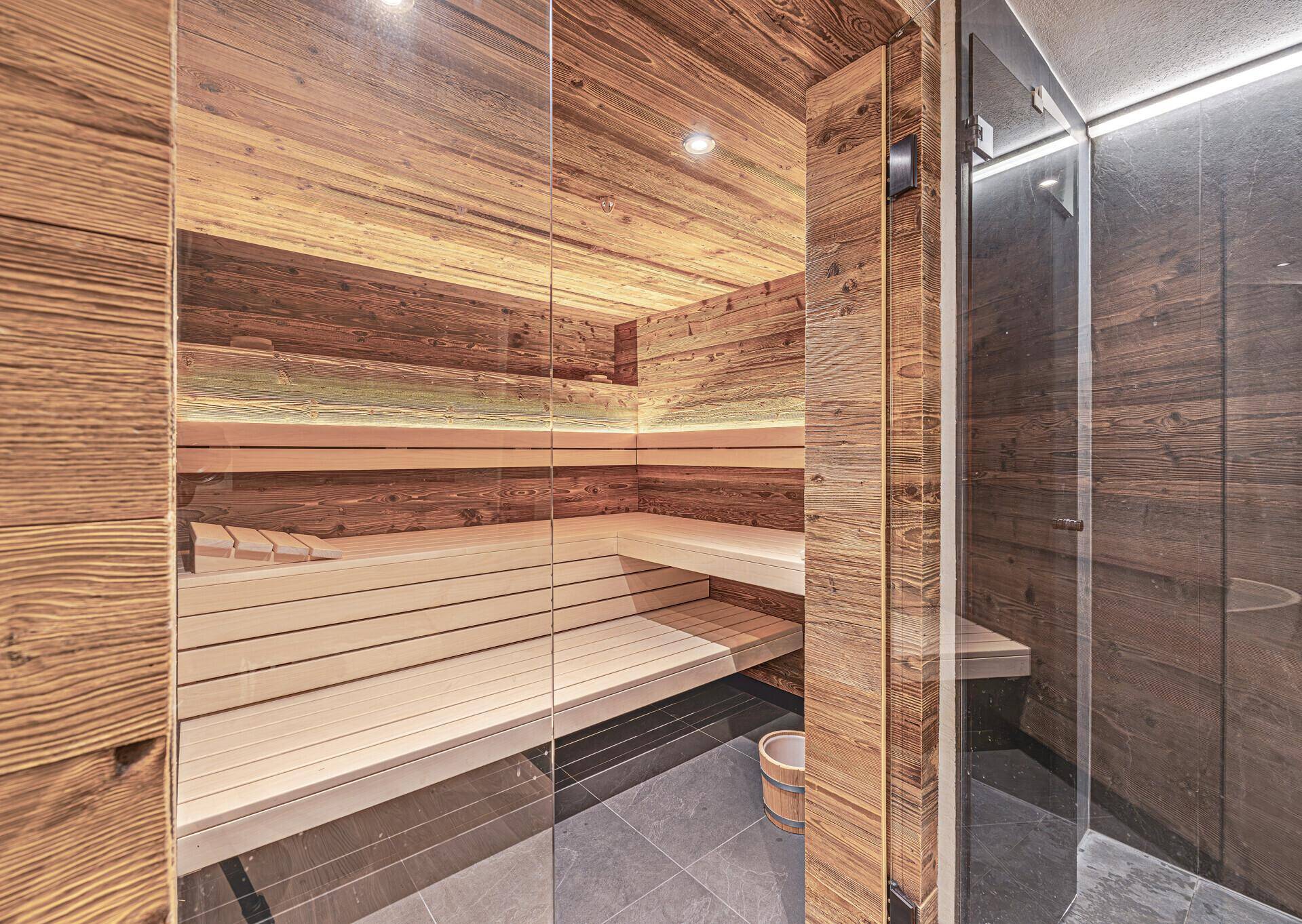 Master Badezimmer mit Sauna