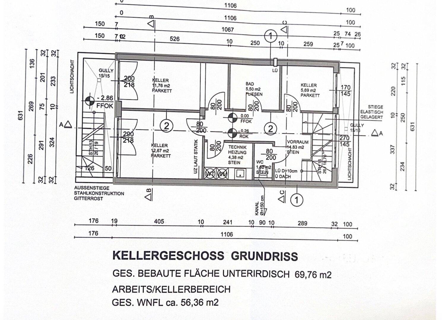 Grundriss des Kellergeschosses mit mehreren Kellerräumen, Bad und Technikbereich.