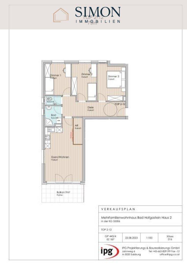Grundriss einer Wohnung mit offenem Wohn-Essbereich, drei Schlafzimmern, Bad, WC und Balkon.