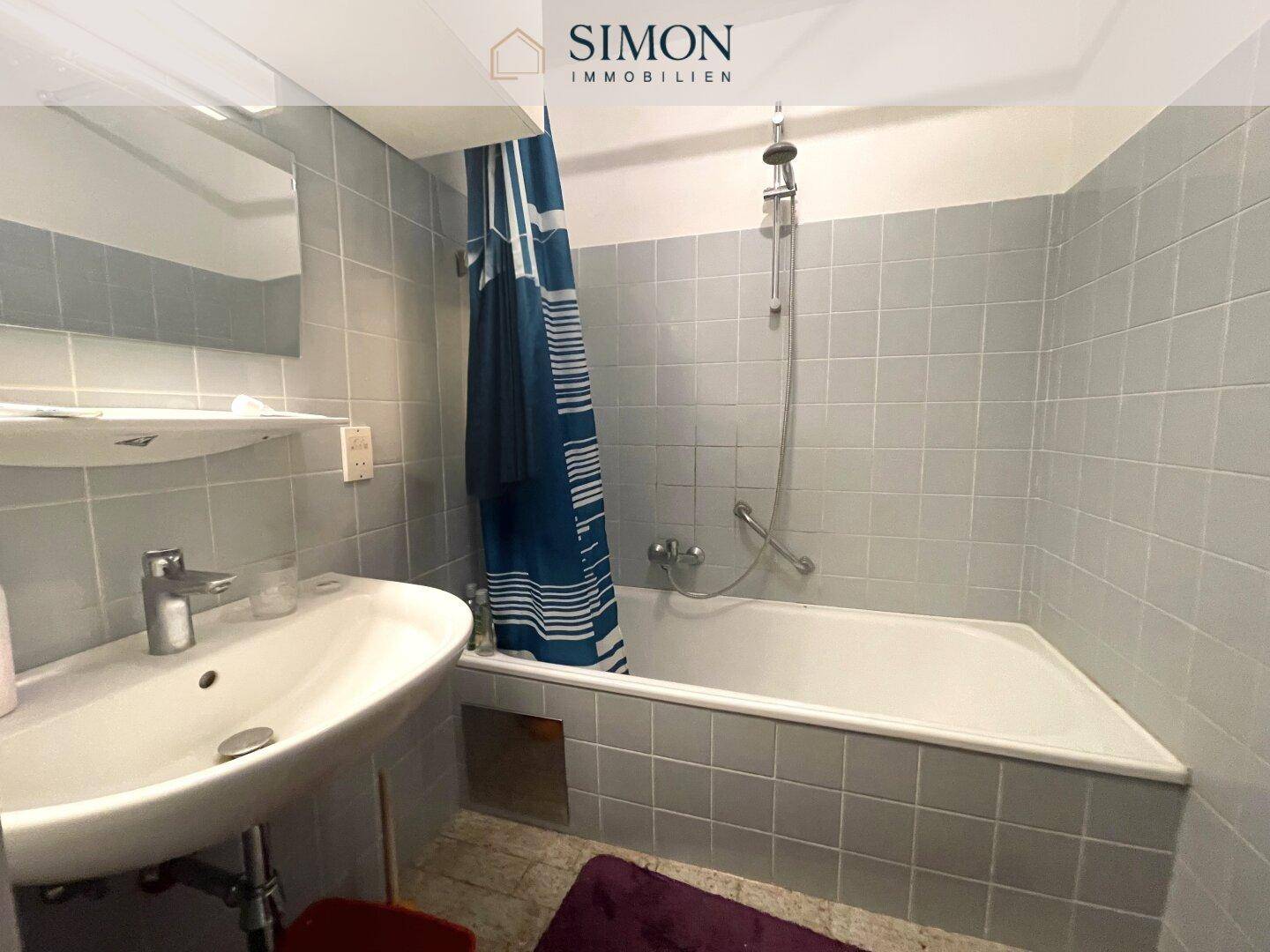 Badezimmer mit Badewanne