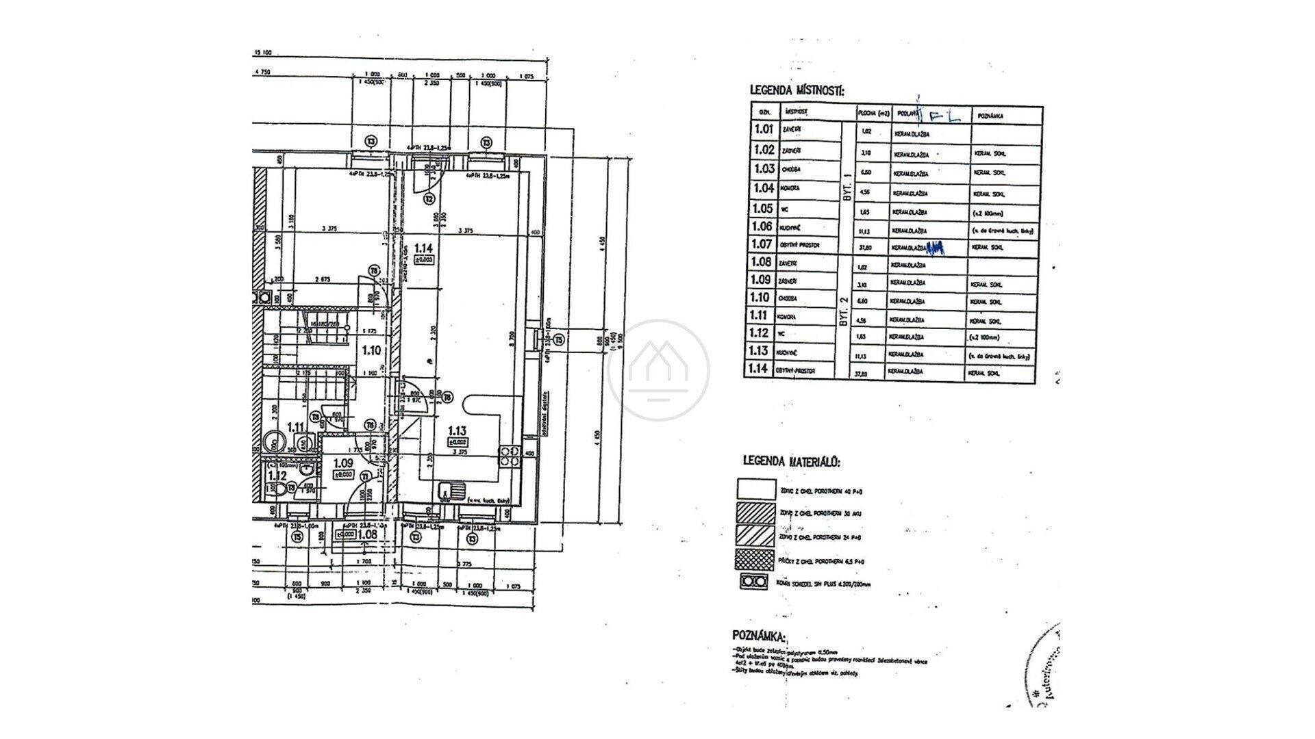 Grundriss des Erdgeschosses mit Raumaufteilung und Maßangaben für die Immobilie.