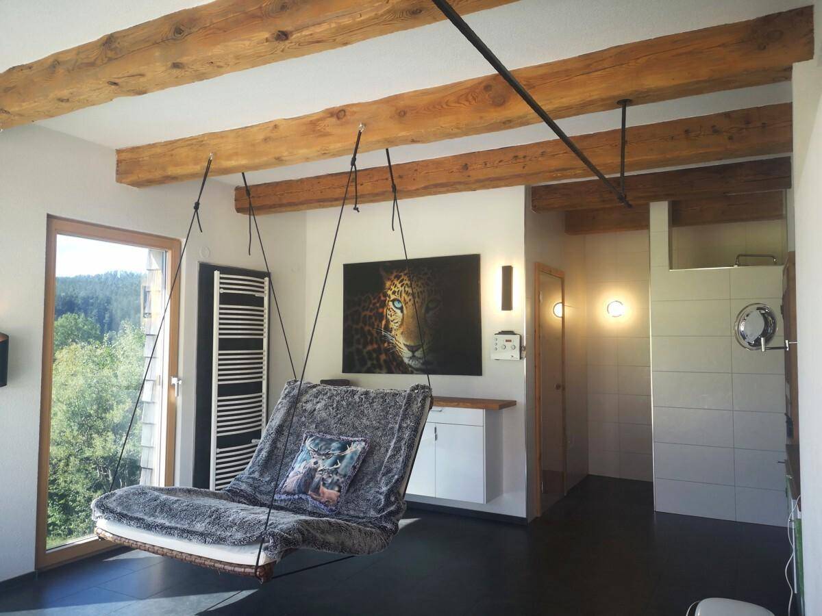 Hängesofa im Spabereich