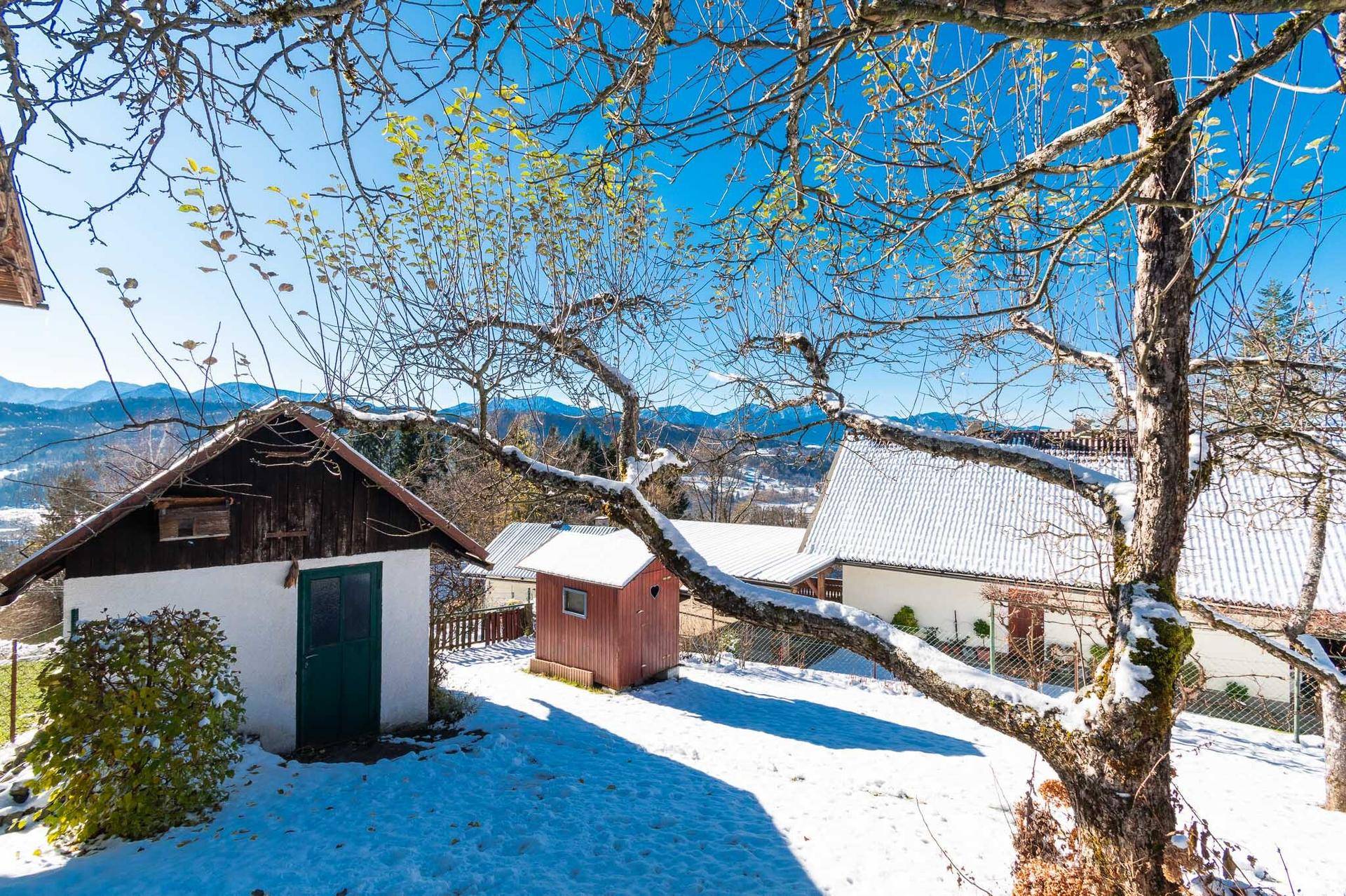 Gartenbereich und Geräteraum