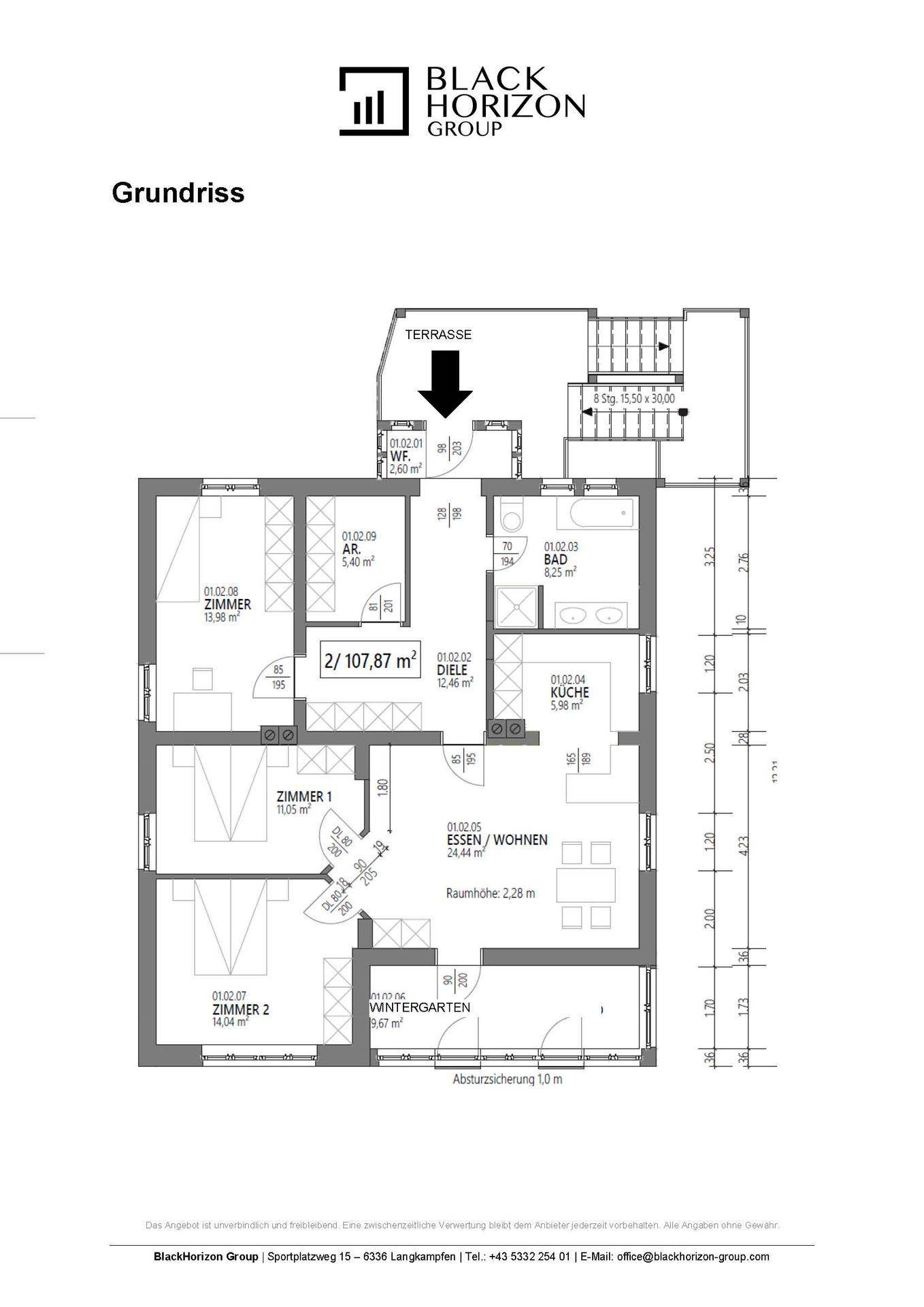 Grundriss einer Wohnung mit drei Zimmern, Bad, Küche, Wintergarten und Terrasse.