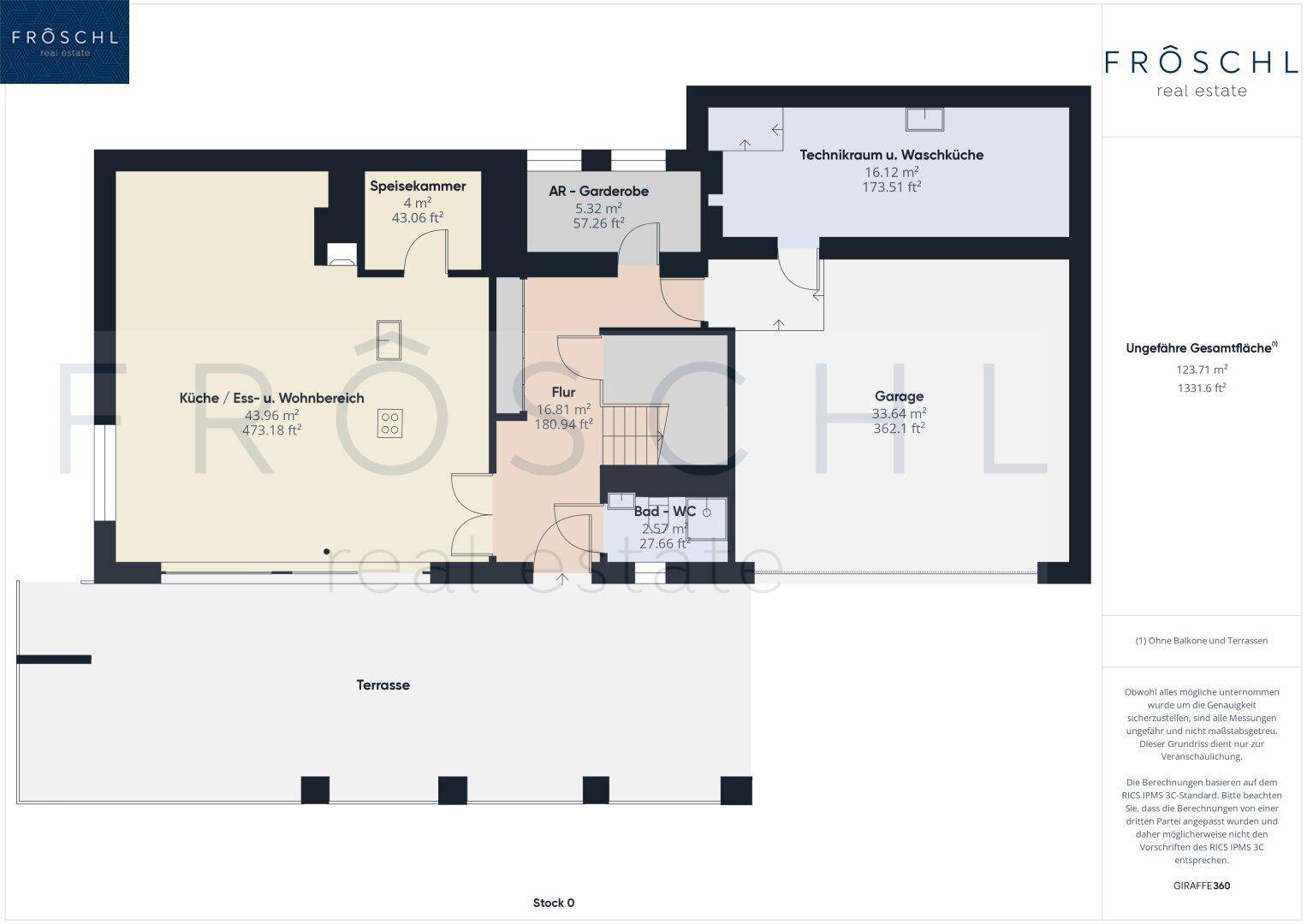 Grundriss des Erdgeschosses mit offener Küche, Essbereich, Wohnzimmer und Terrasse.