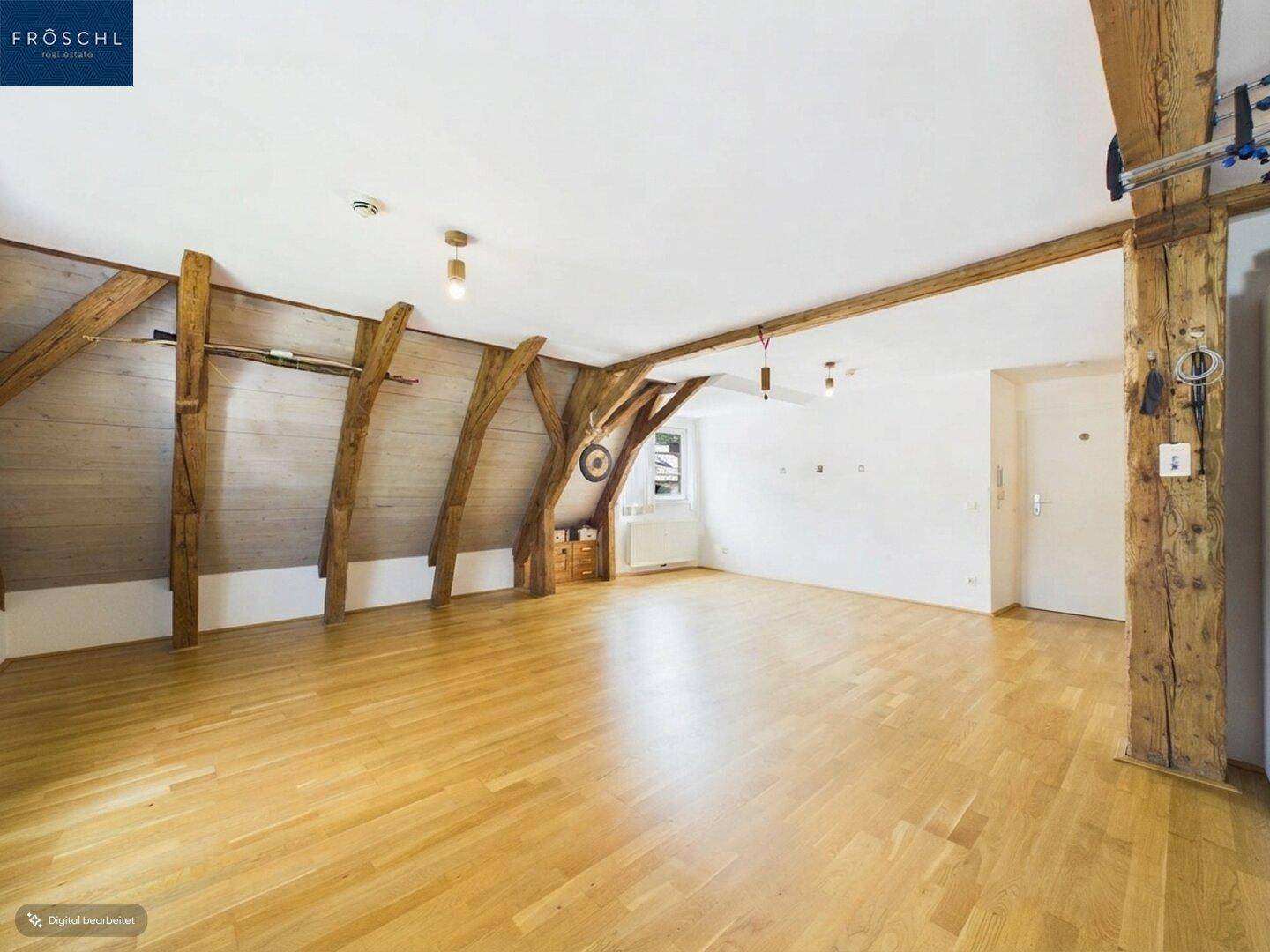 Blick von der Küche in den Wohnzimmerbereich