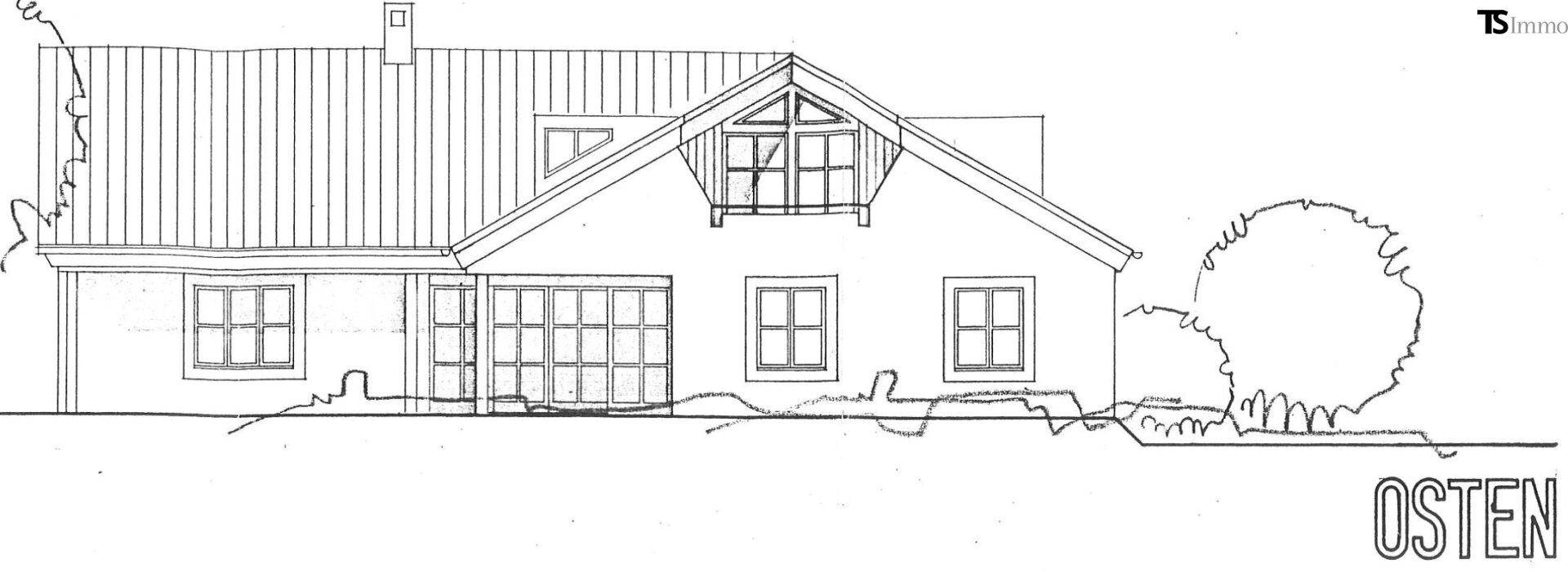 Architektonische Ostansicht des Hauses mit markantem Giebel und großen Fensterfronten.