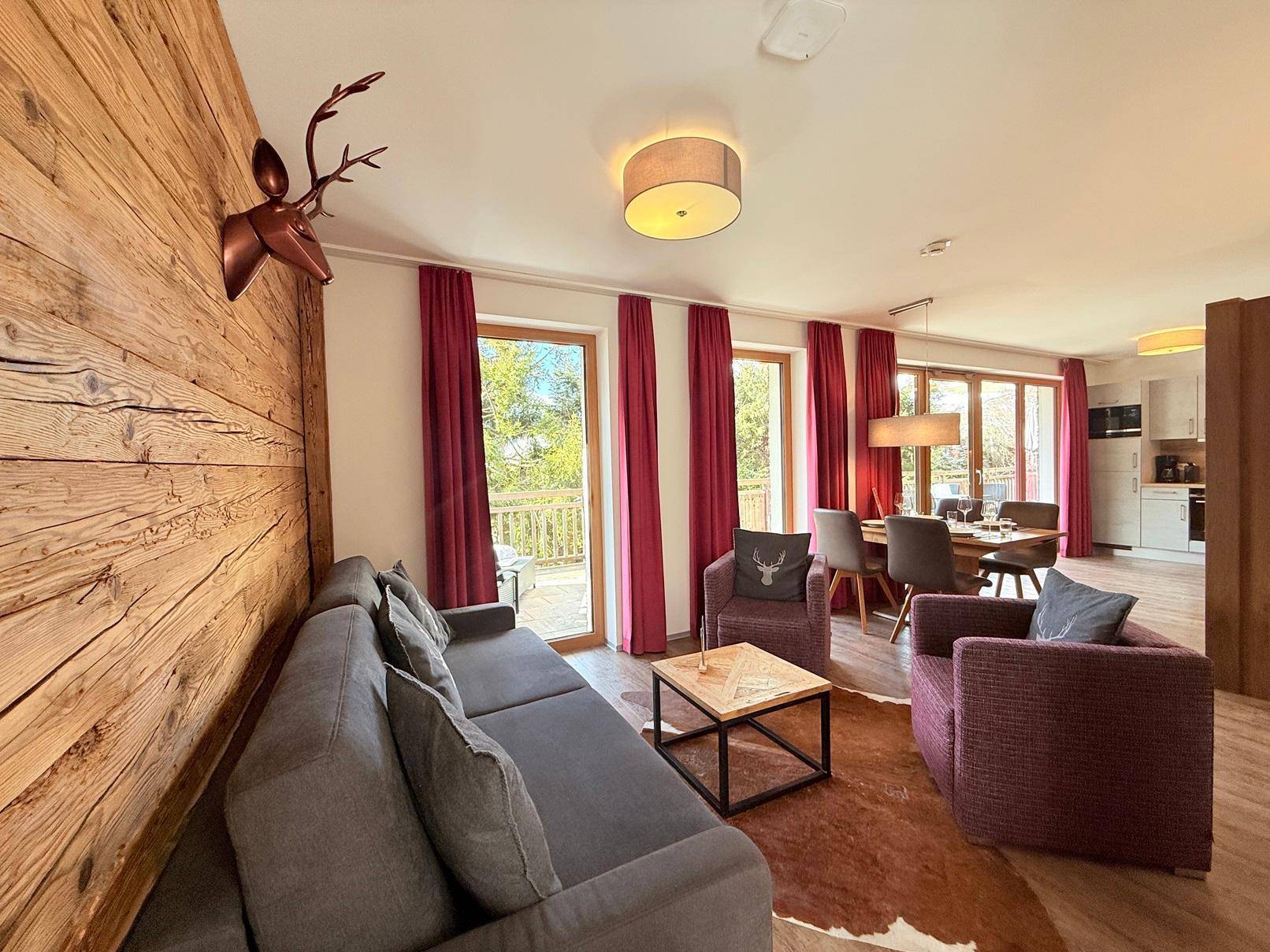Exklusives Apartment für 4 Personen mit zwei Panoramaterrassen, Ski in und out im Zentrum von Saalbach - Ansicht 3