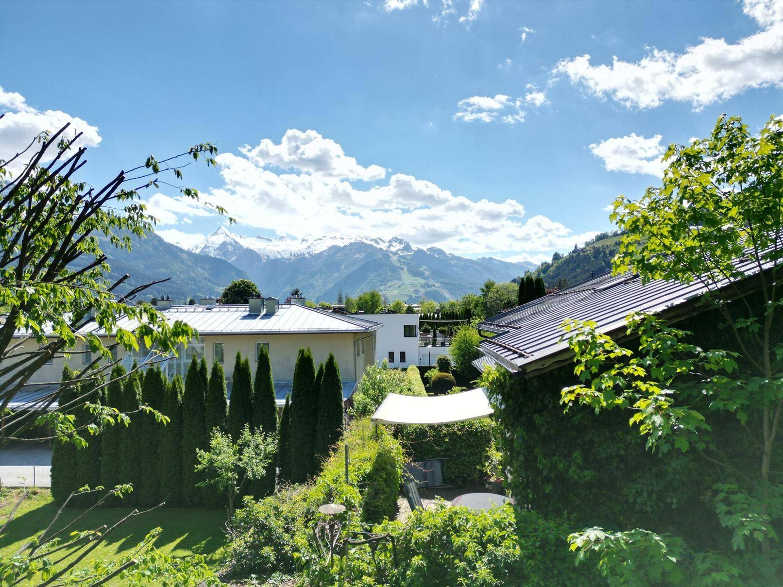 Rarität in Zell am See: 1.010 m² Grundstück in Seenähe mit traumhaftem Bergpanorama - Widok 2