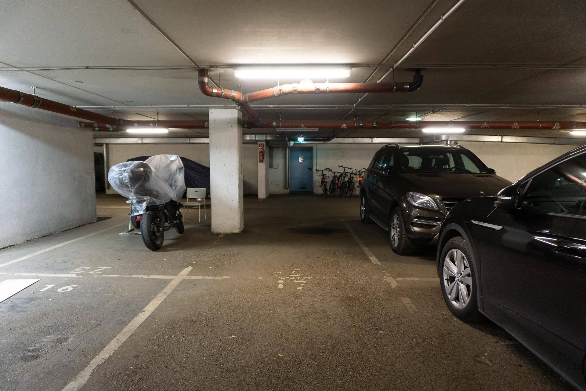 Parkplatz (Tiefgarage)