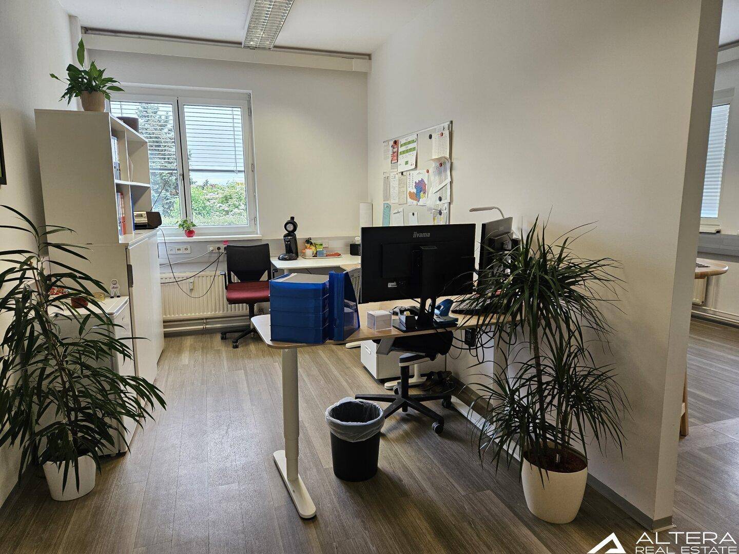 Feldkirchen bei Graz! - Büroflächen mit ca. 400m² samt befahrbarem Keller ca. 900m² mit LKW's und überdachte Freiflächen-Box ca. 120m² - Ansicht 2
