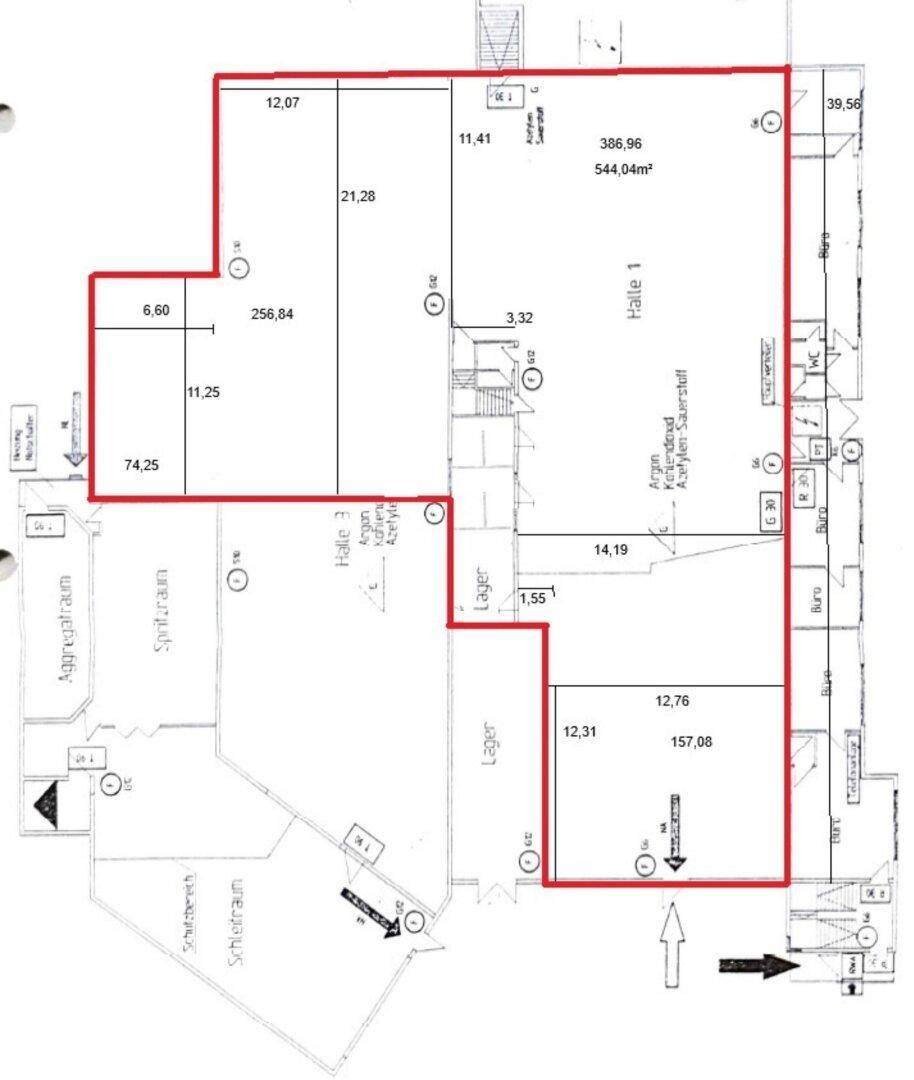Grundrissplan der Industriehalle mit verschiedenen Bereichen und Flächenangaben in Quadratmetern.