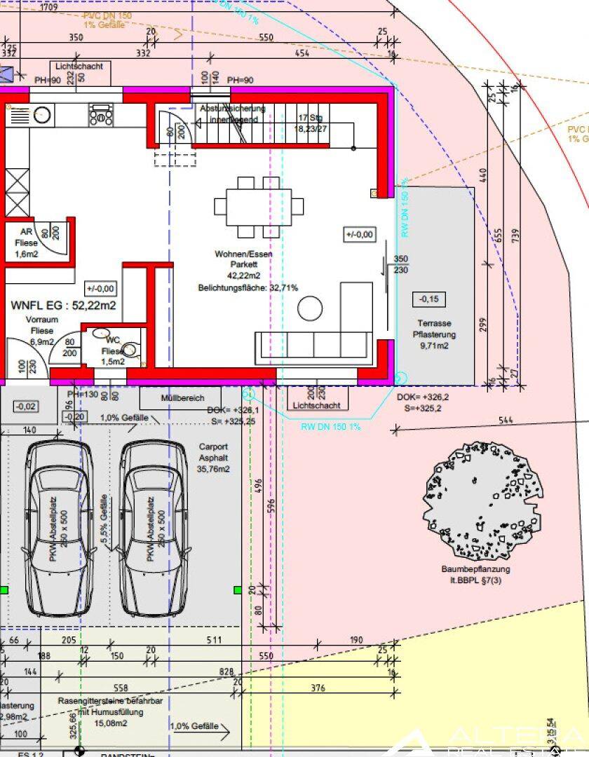 Grundriss des Erdgeschosses mit offenem Wohn-Essbereich, Küche, Gäste-WC und einer Terrasse sowie einem Carport.