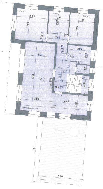Grundriss einer Wohnung mit mehreren Zimmern, Balkon und klarem Layout.