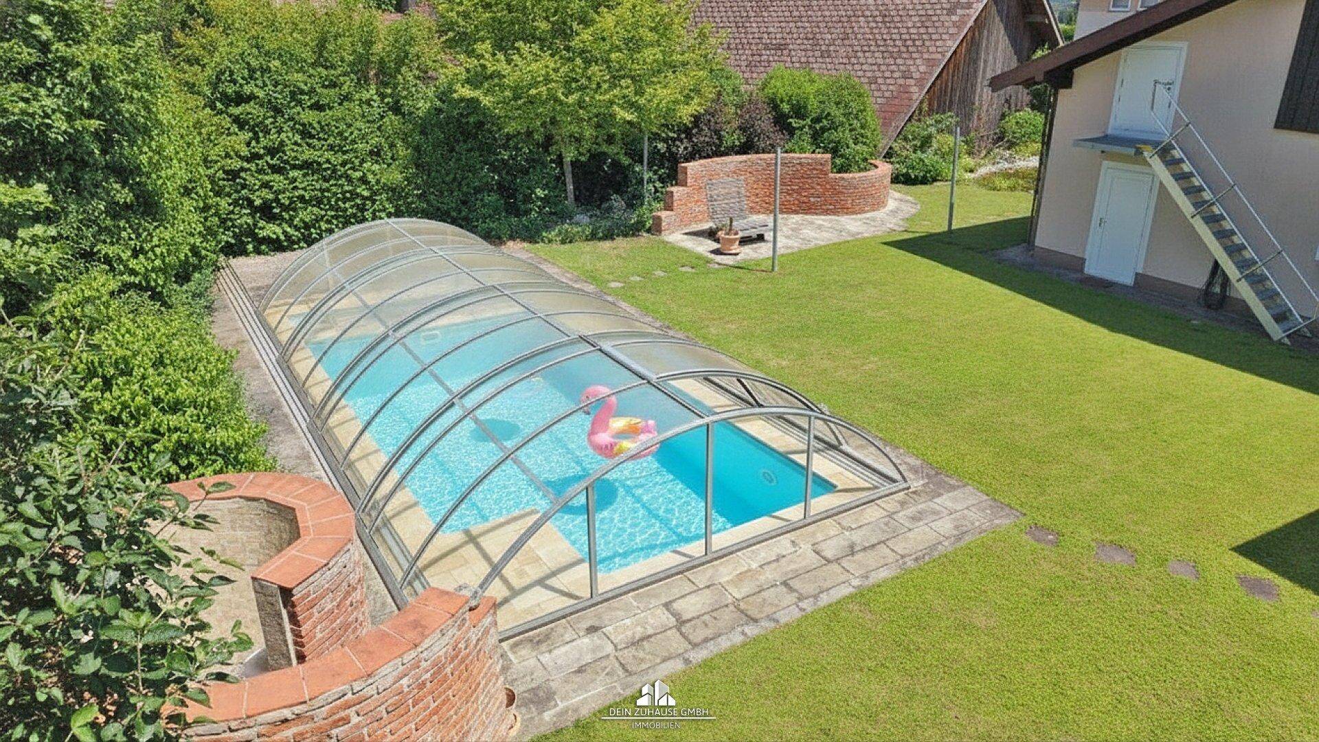 DEIN ZUHAUSE: Stilvolles Einfamilienhaus mit großem Garten und Pool – pohled 2