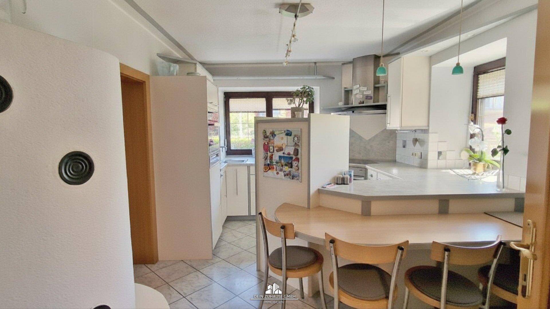 DEIN ZUHAUSE: Stilvolles Einfamilienhaus mit großem Garten und Pool – pohled 6