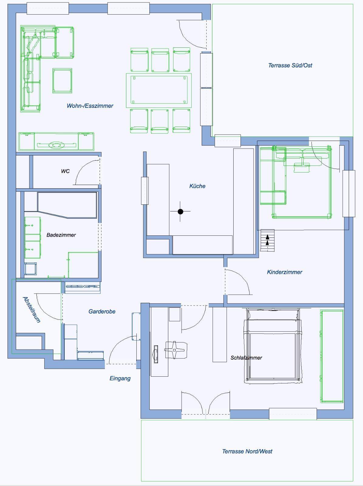 Detaillierter Grundriss der Wohnung mit Wohn-Esszimmer, Küche, zwei Schlafzimmern und zwei Terrassen.