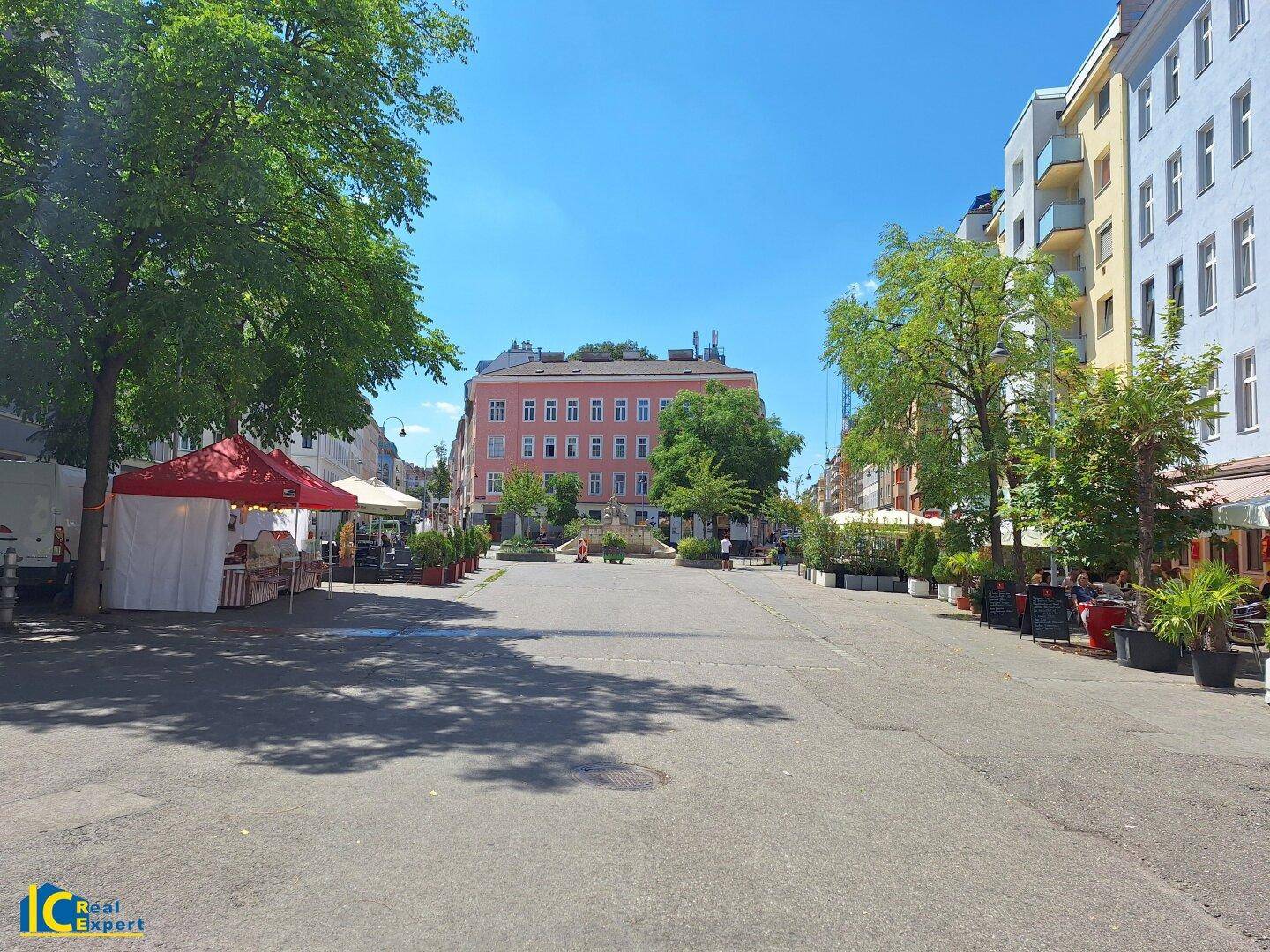 Der Siebenbrunnen Platz