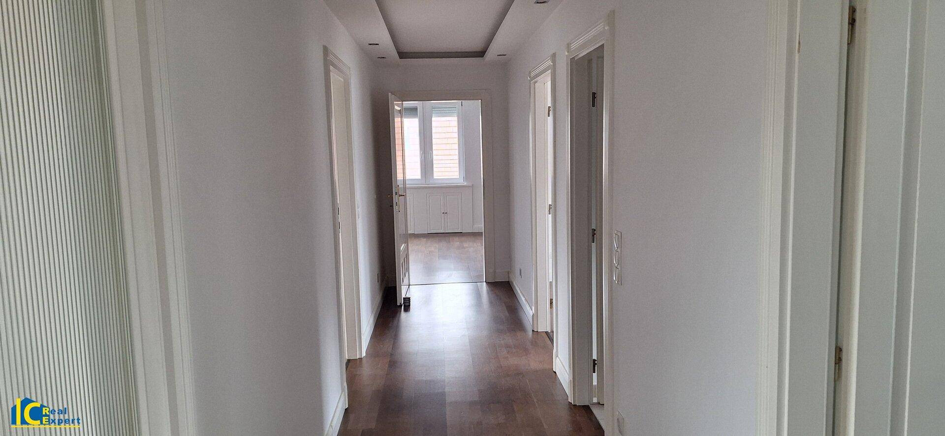 Zentral begehbare Zimmer