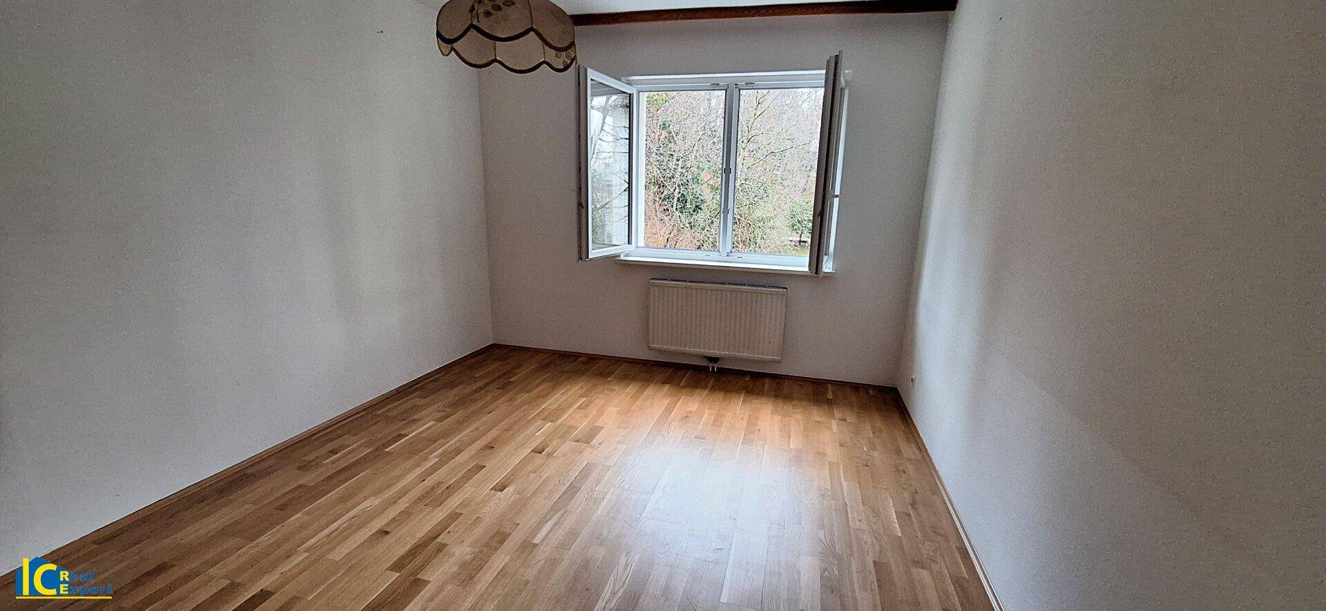 Masterbedroom mit Grünblick