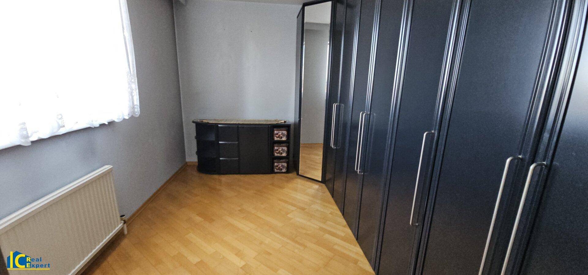 Zimmer - begehbare Garderobe