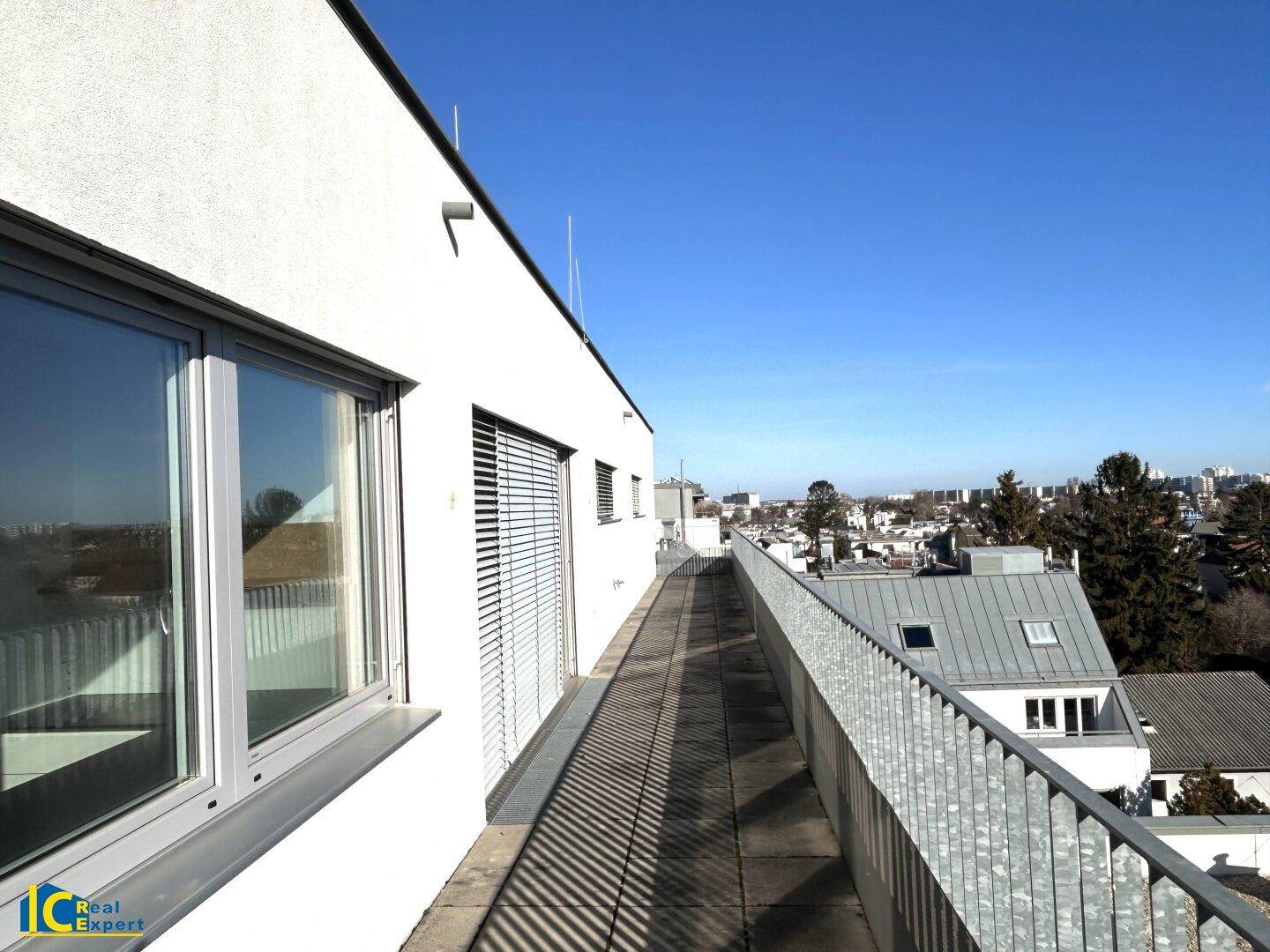 In Summe 105m² Terrassen