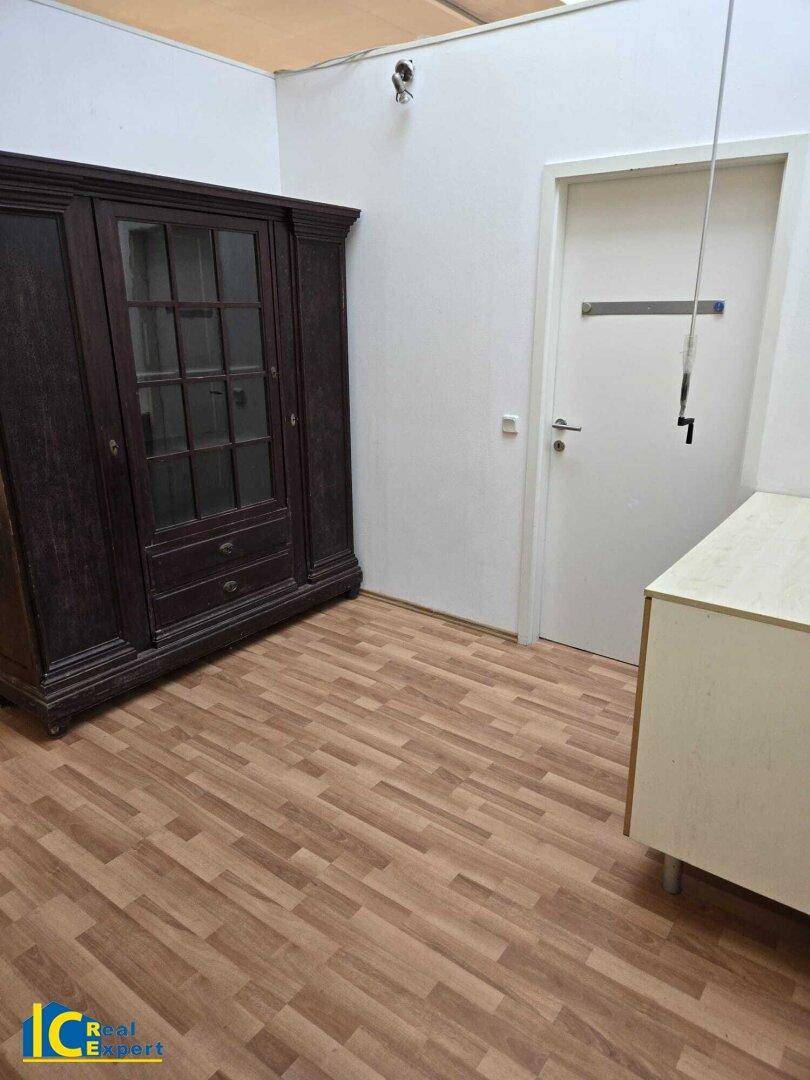 PREISREDUKTION Schönes, helles Gassenlokal – další