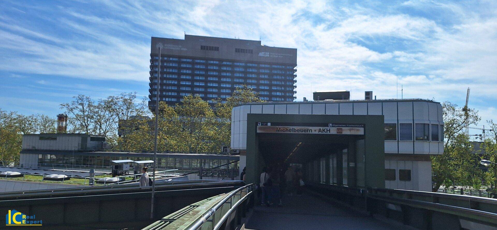 DIe U6 Station ganz nah