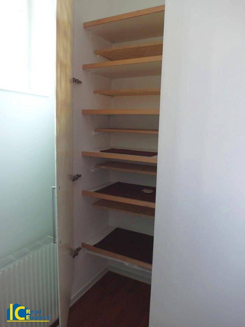 Schuhschrank im Vorzimmer