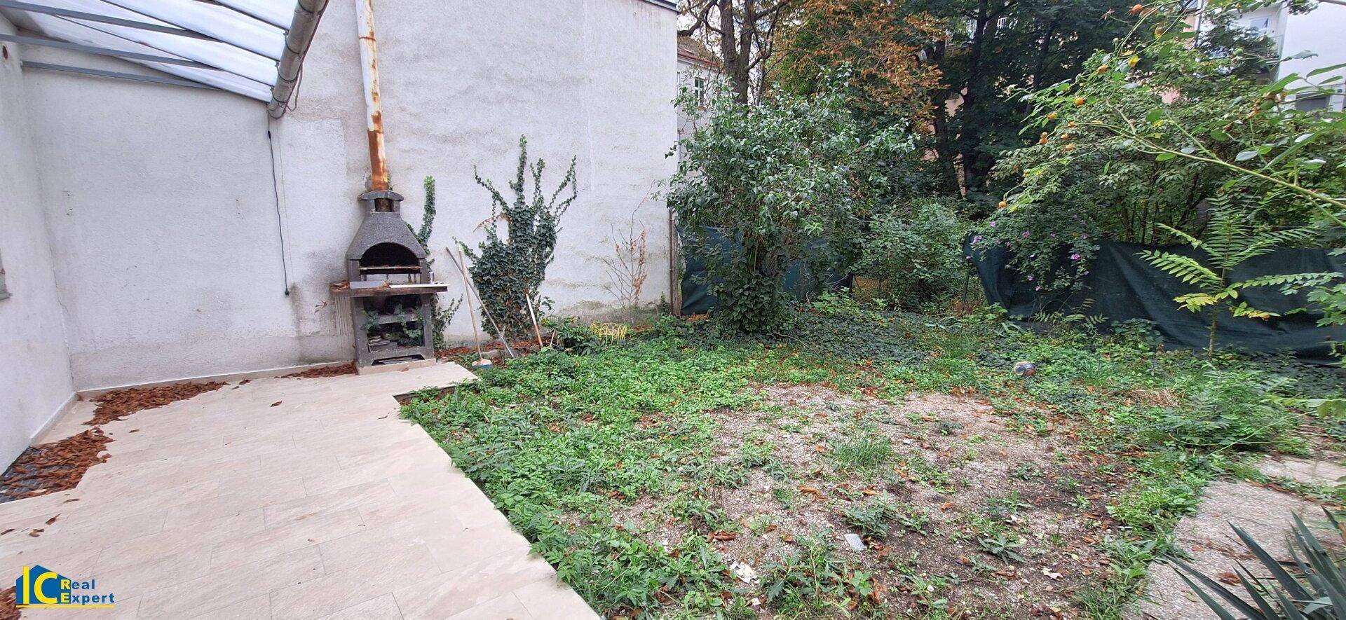 Garten mit Terrasse