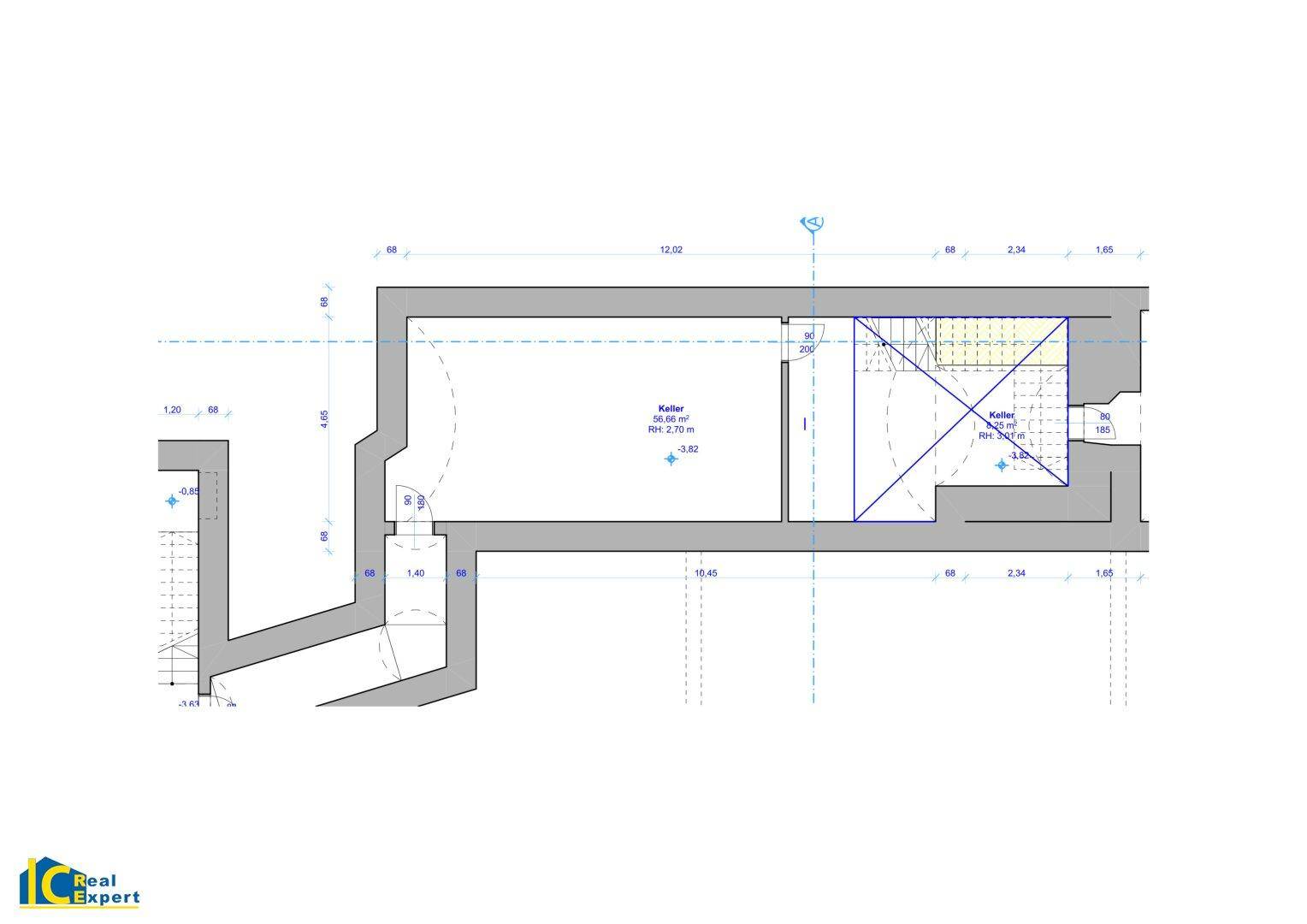 Grundrissplan des Kellers mit mehreren Räumen und Treppenabgang.