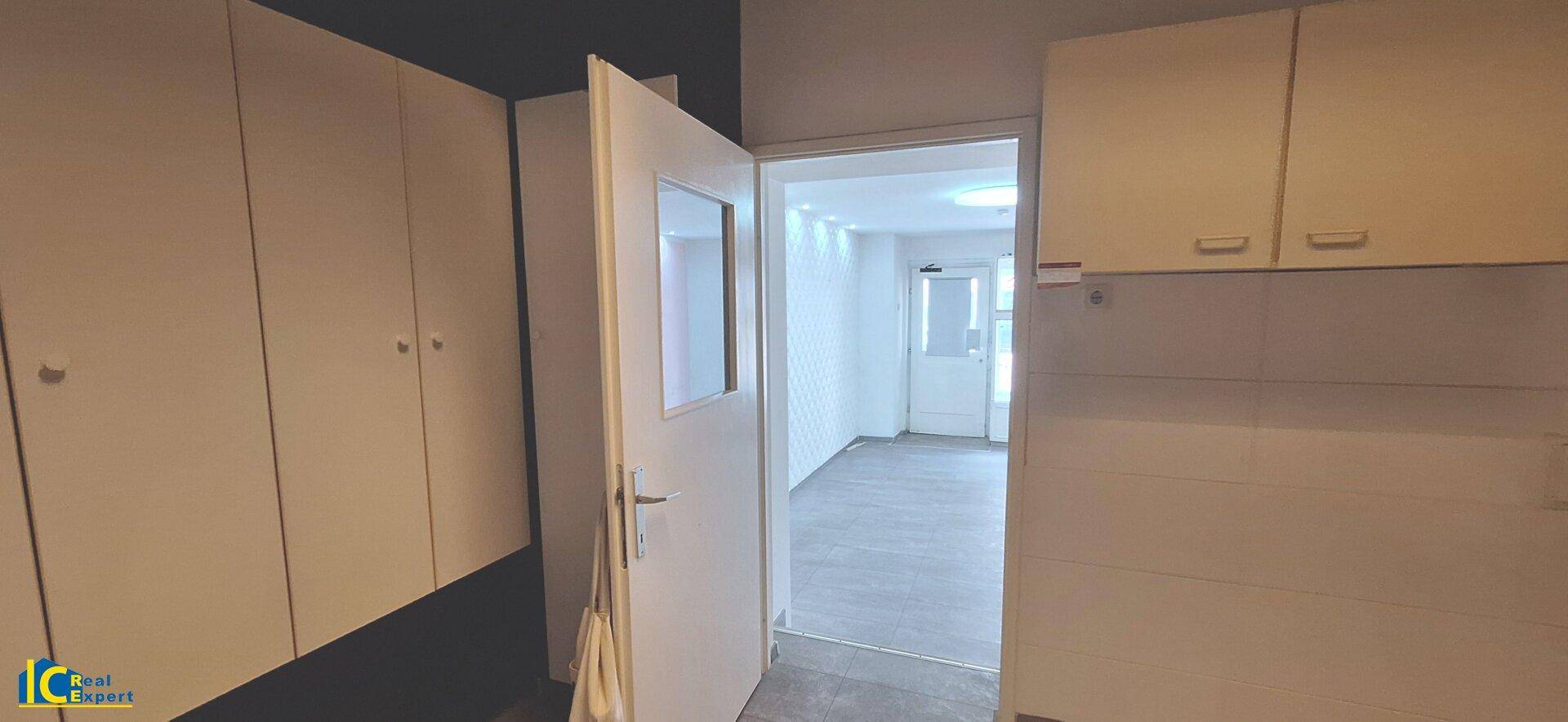 Zahlreiche Einbauschränke sind schon vorhanden