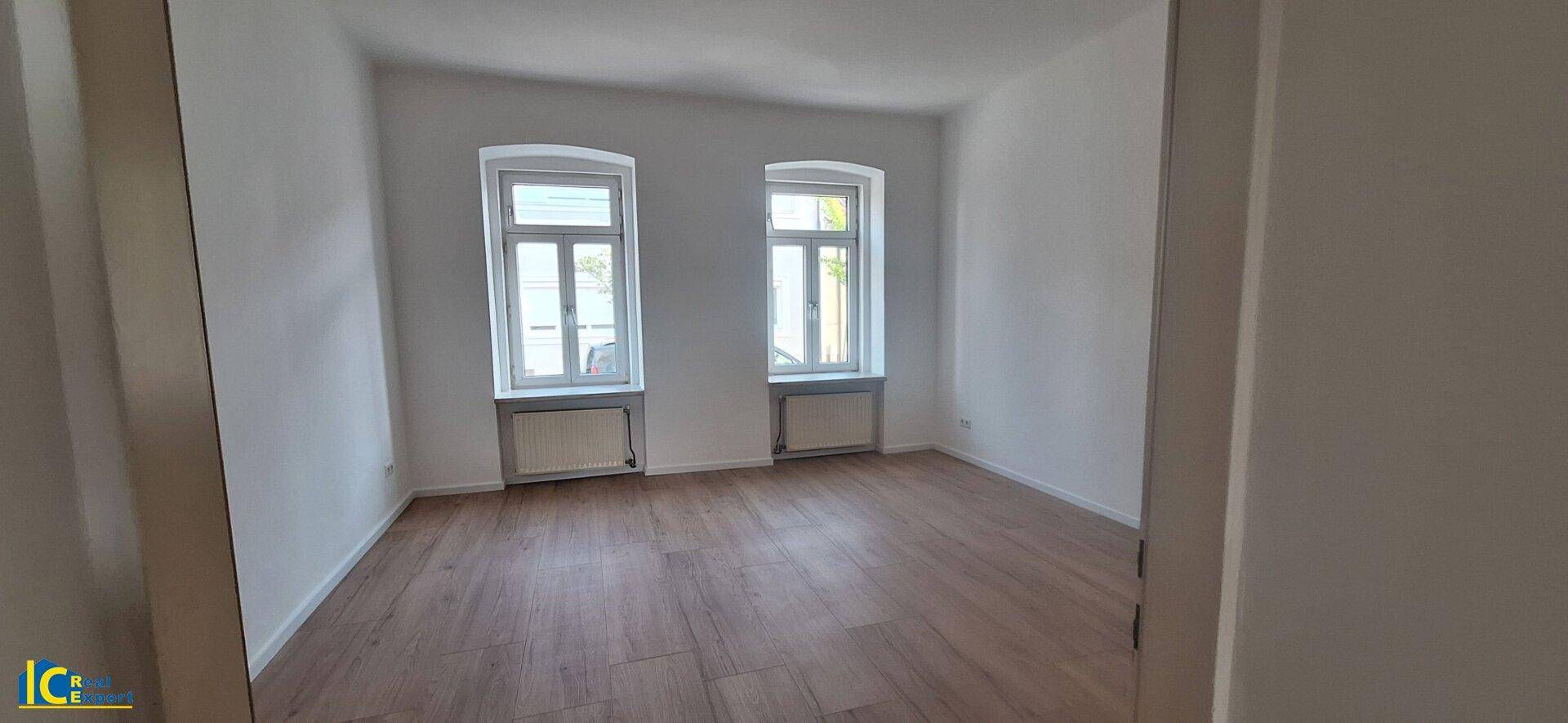 Straßenseitiges Zimmer