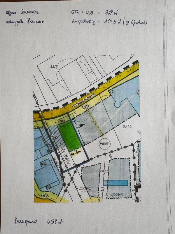 Handgezeichneter Katasterplan mit Grundstücksgrenzen, Straßenverlauf und Bebauungsvorschlägen.