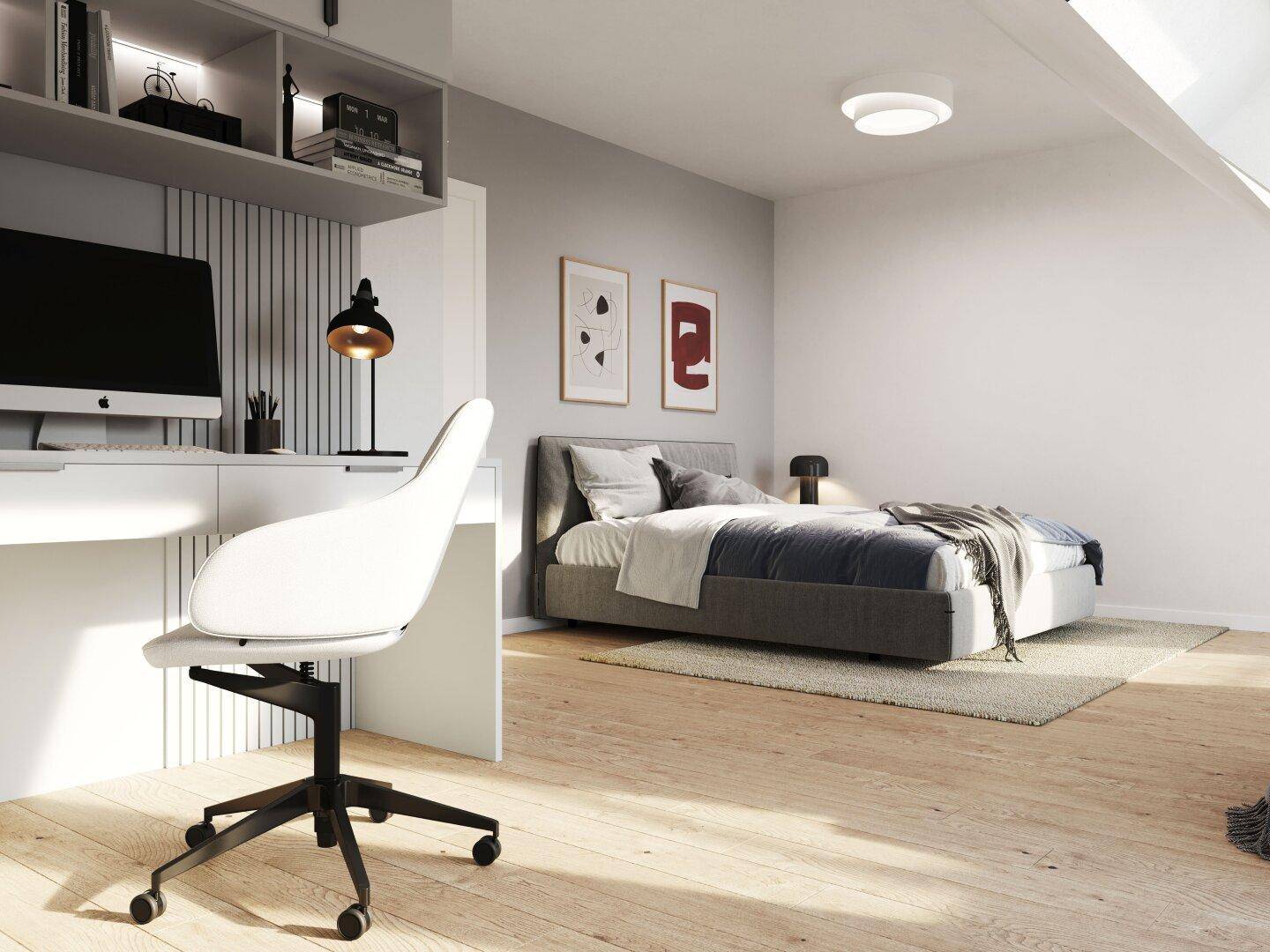 Helles Schlafzimmer mit Holzboden, einem Bett und einem integrierten Arbeitsbereich unter einer Dachschräge.