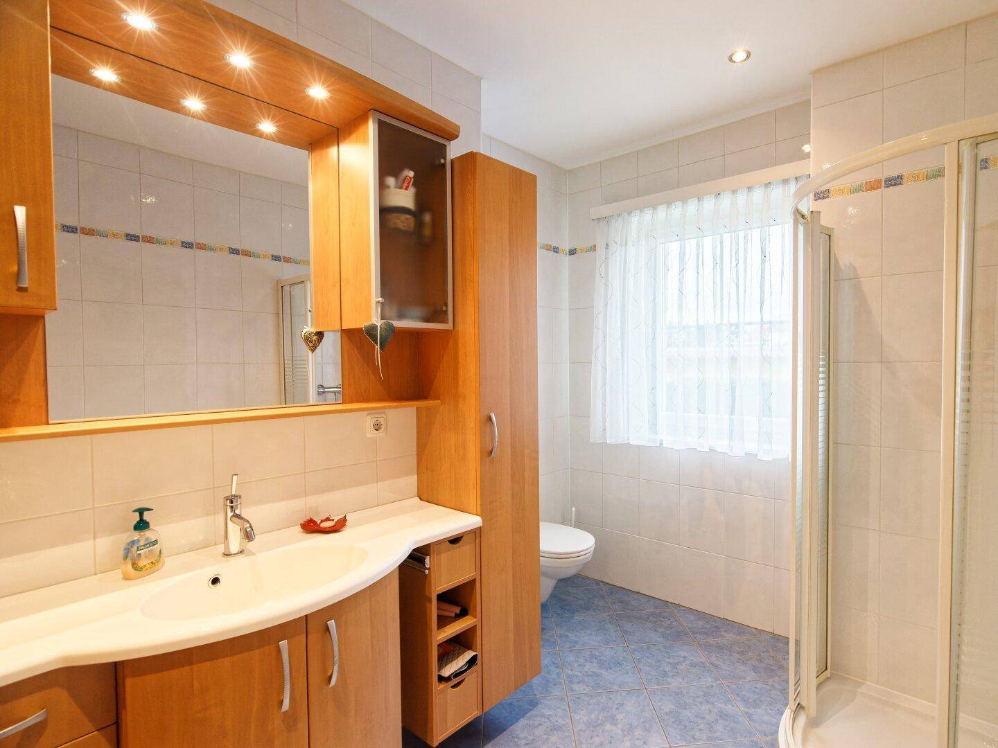 Badezimmer EG