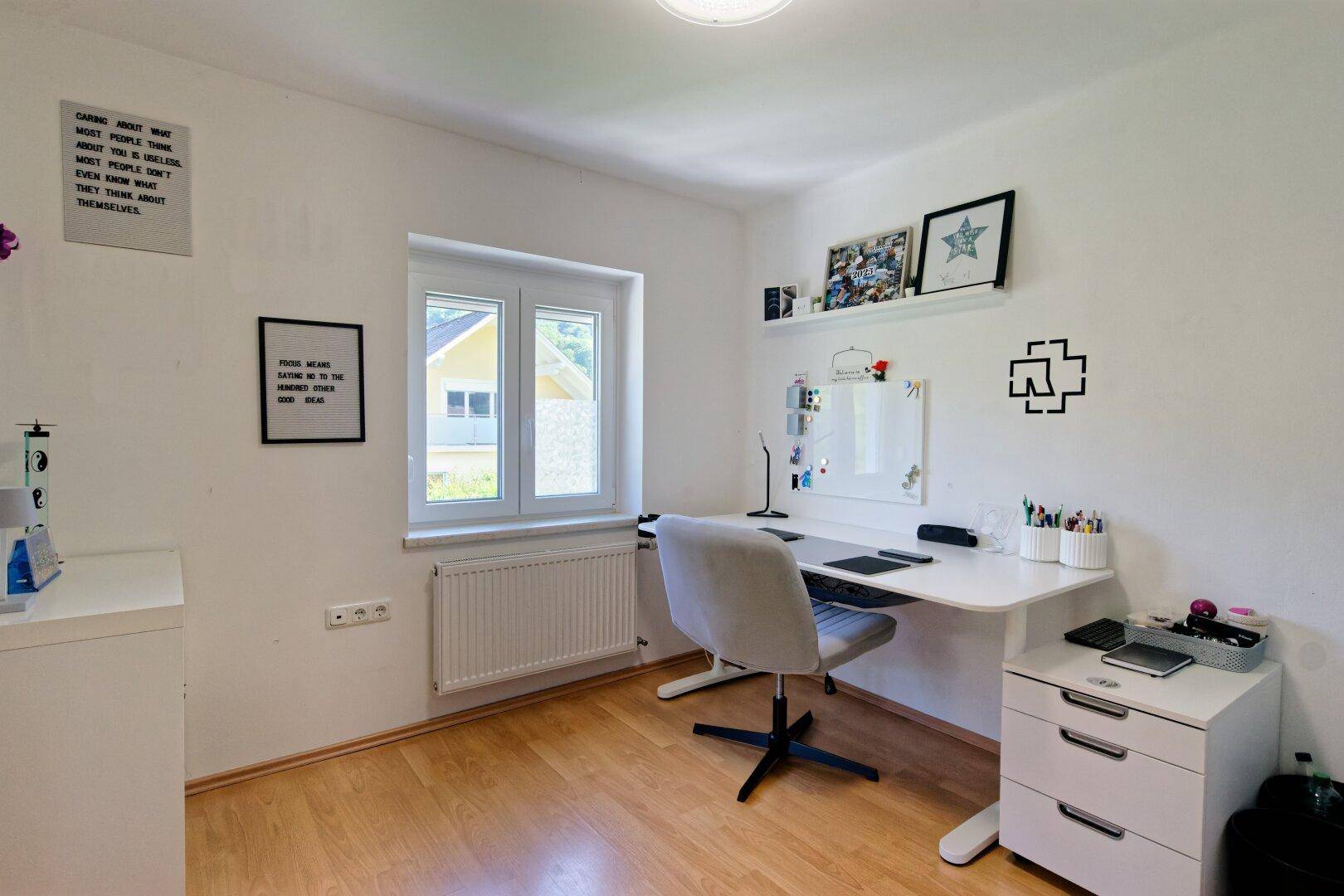 Schlafzimmer 2 DG
