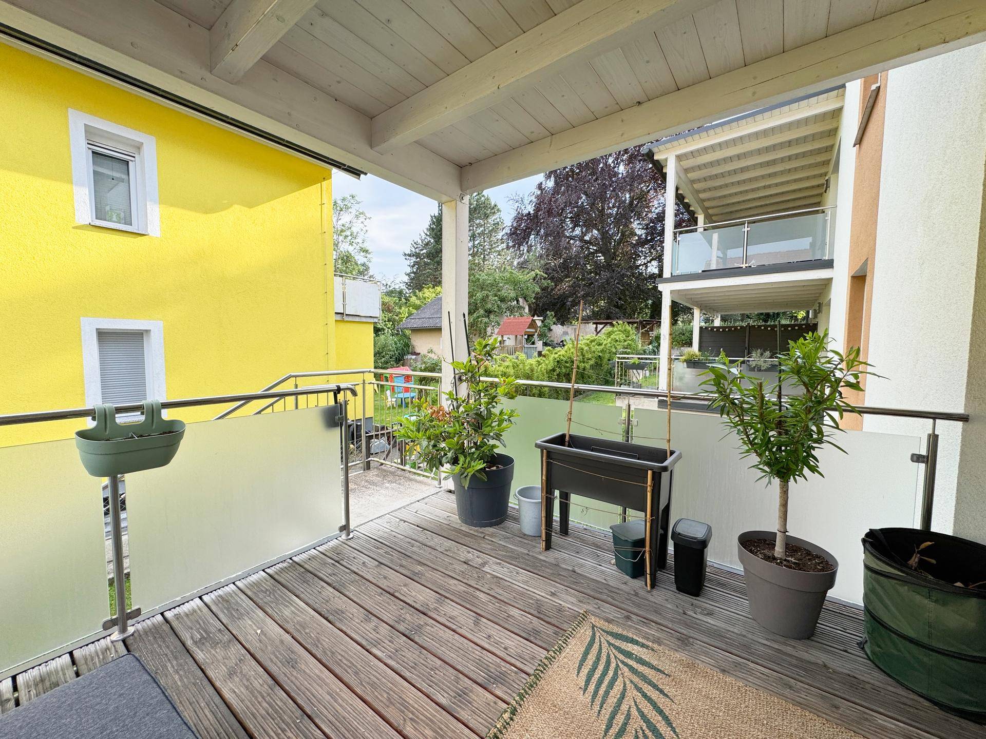 TOP Pärchenwohnung: 2-Zimmer Wohnung mit großer Terrasse mit Gartenzugang | ruhige Lage | Parkplatz - Ansicht 2