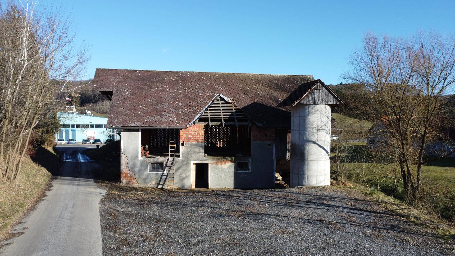 Außenansicht Lagerhalle