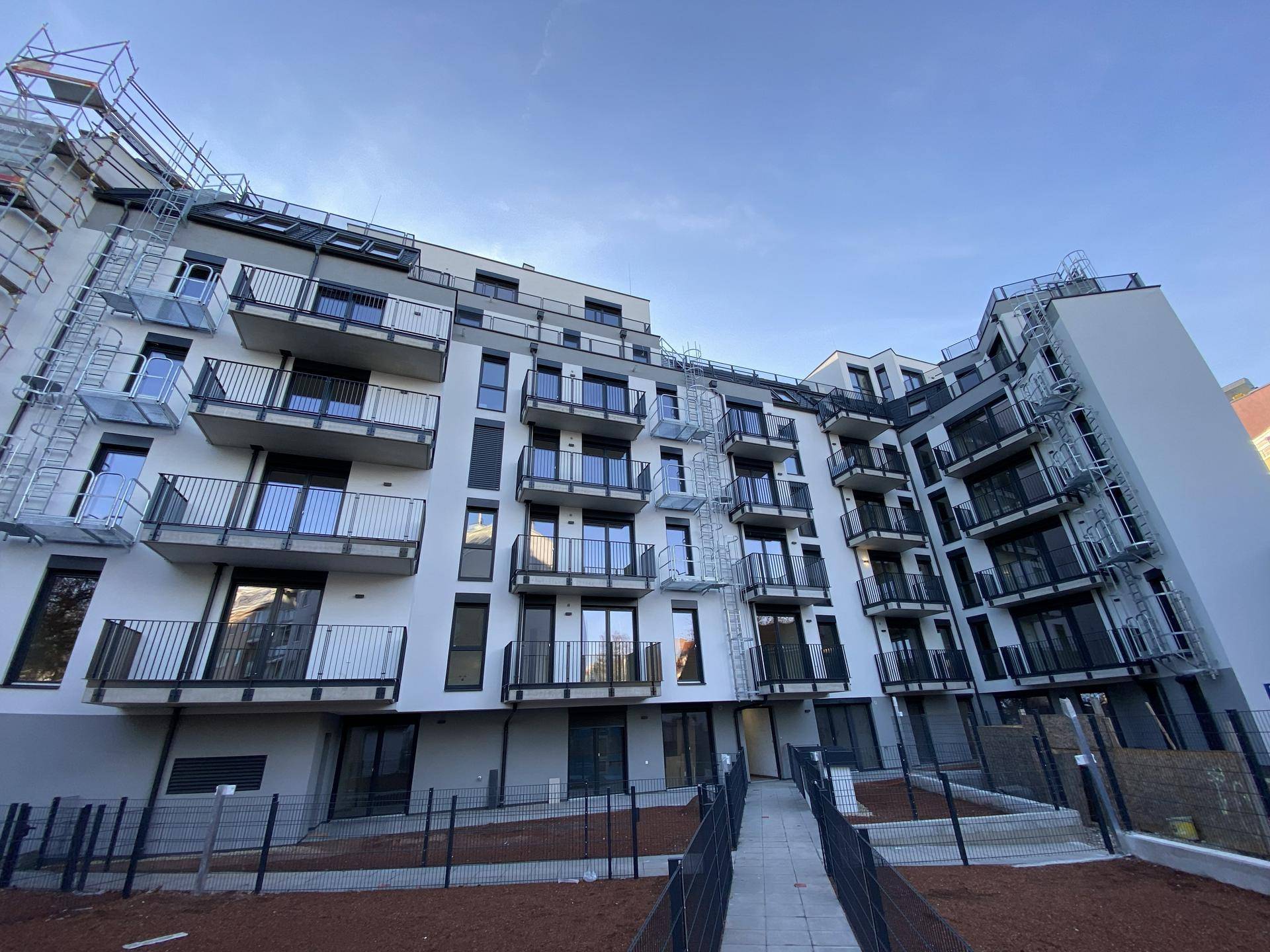2-Zimmer-Neubauwohnung mit Balkon &amp; Klimaanlage in Toplage OPTIONAL Stellplatz inkl. Wallbox in der Garage - Ansicht 5